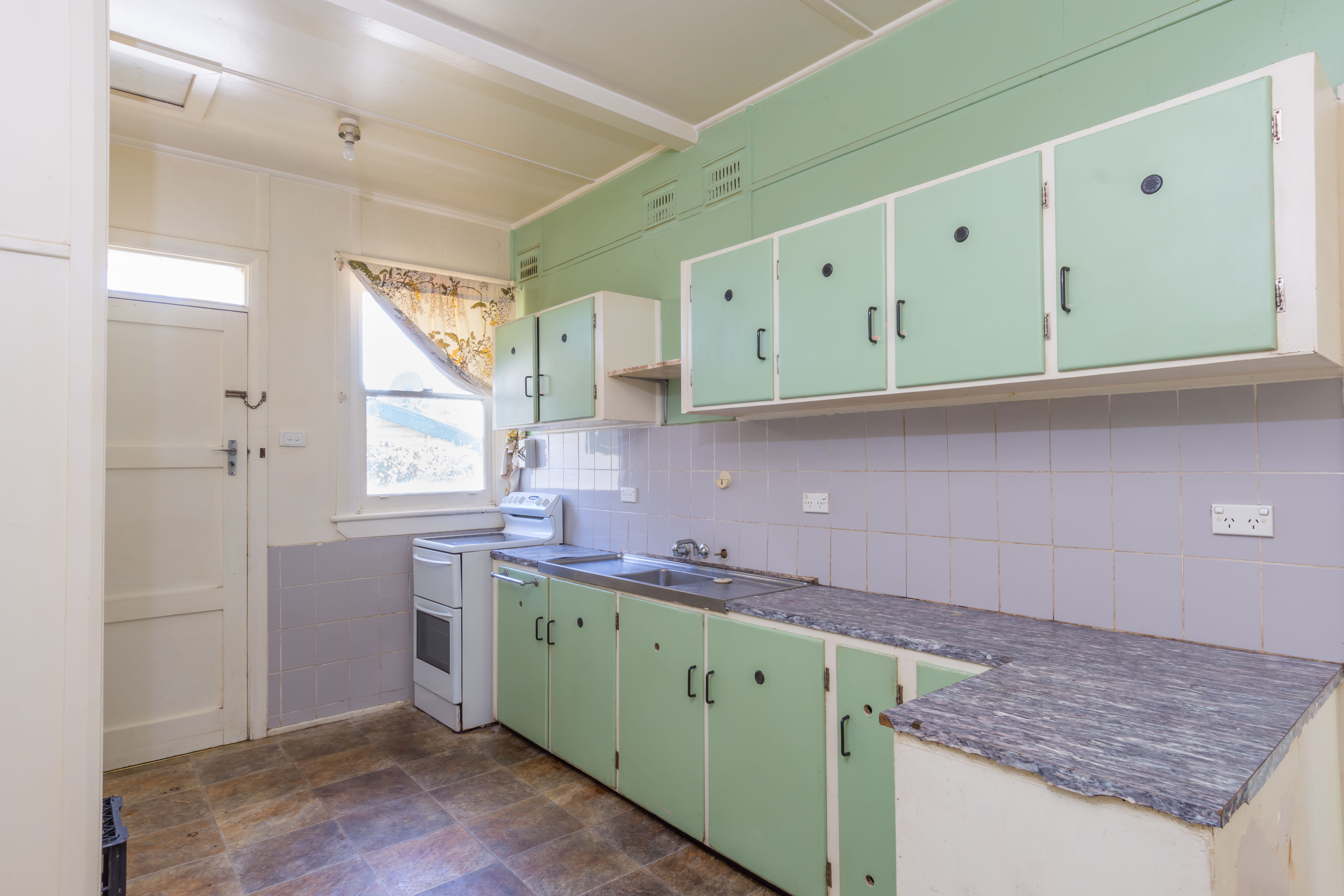 10 Dalwah Street, Bomaderry, NSW 2541