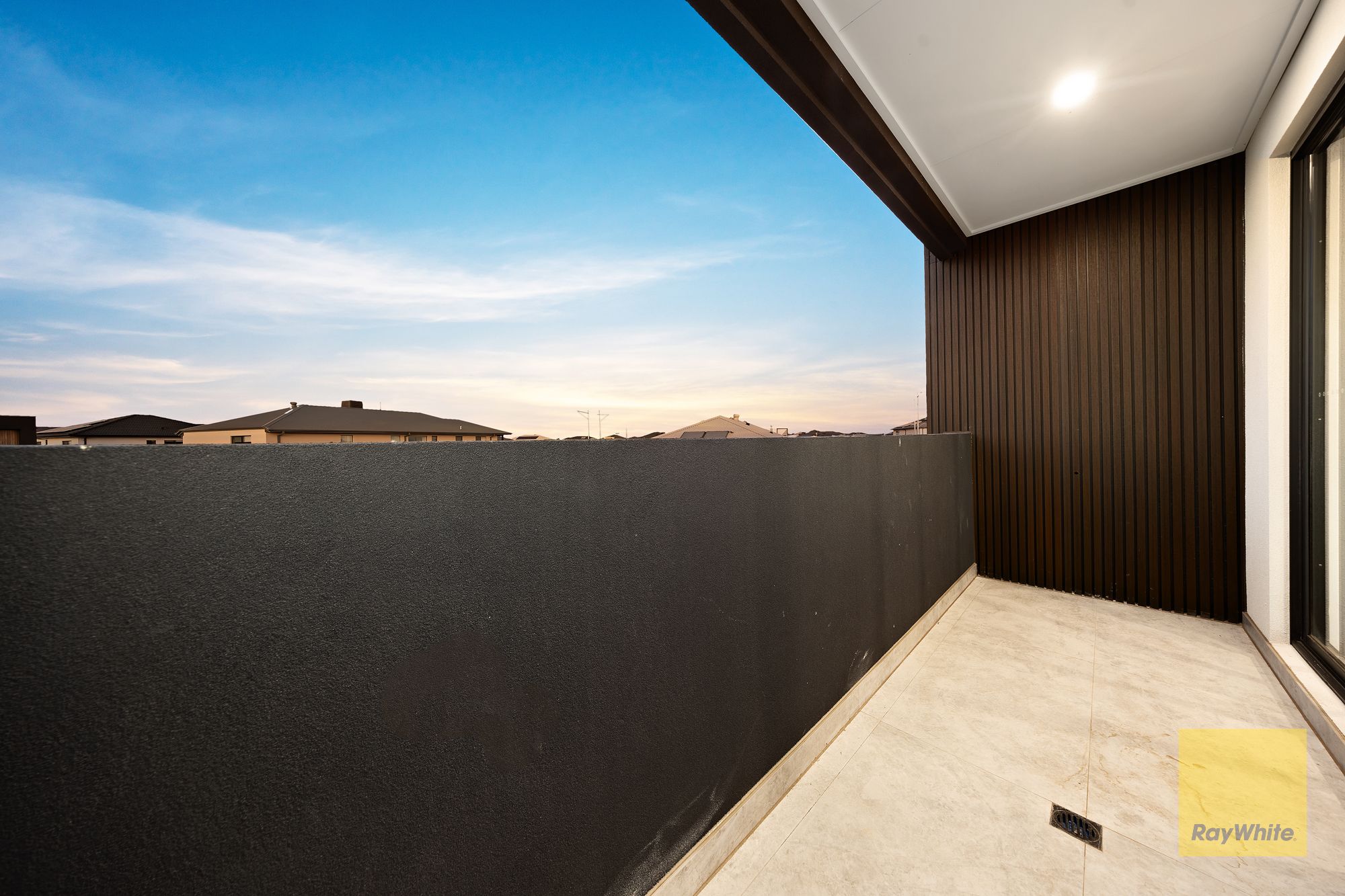 5 Lowland Crescent — photo 29 of 30