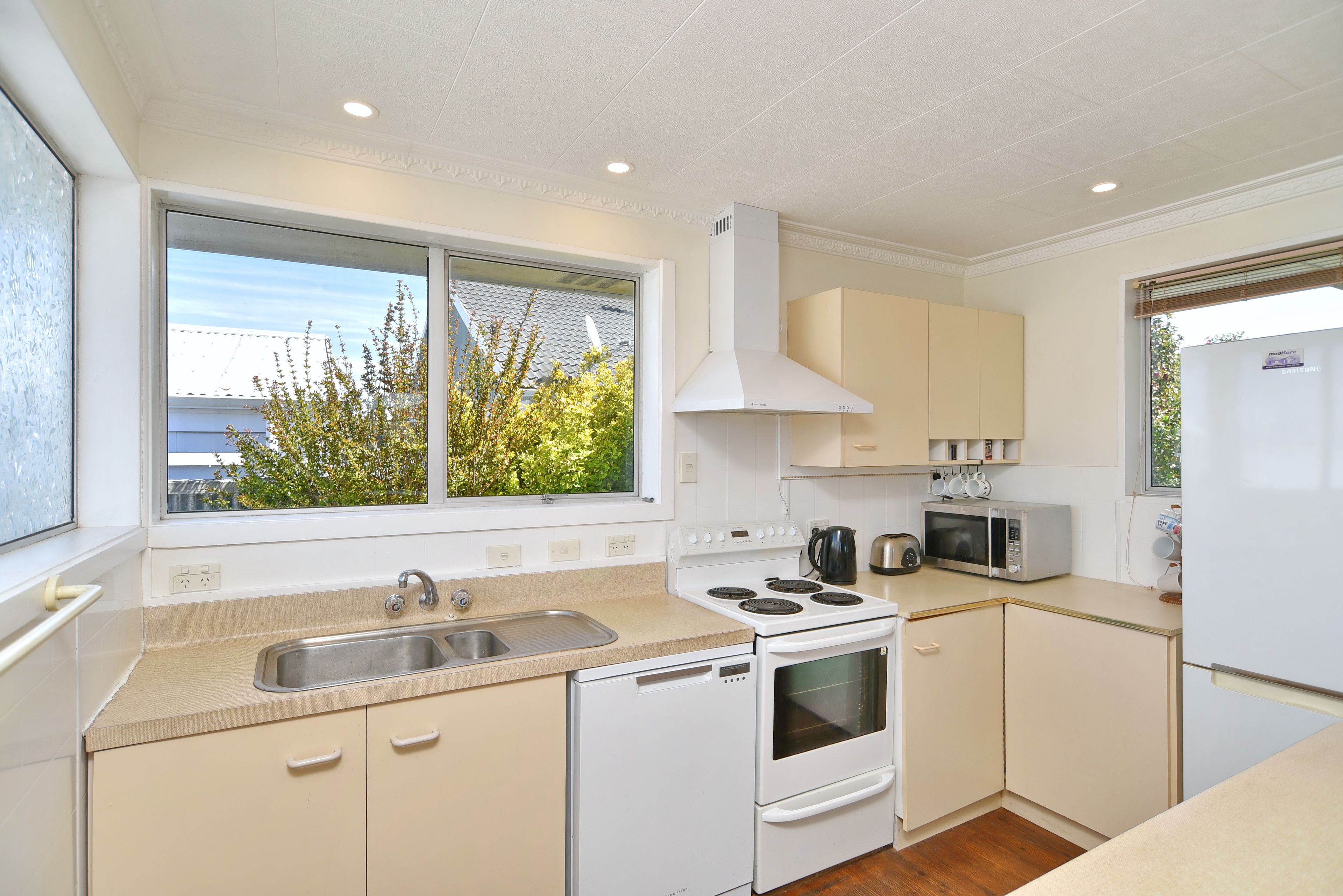 104 Reynolds Avenue, Bishopdale, Christchurch City 8053 - House for ...
