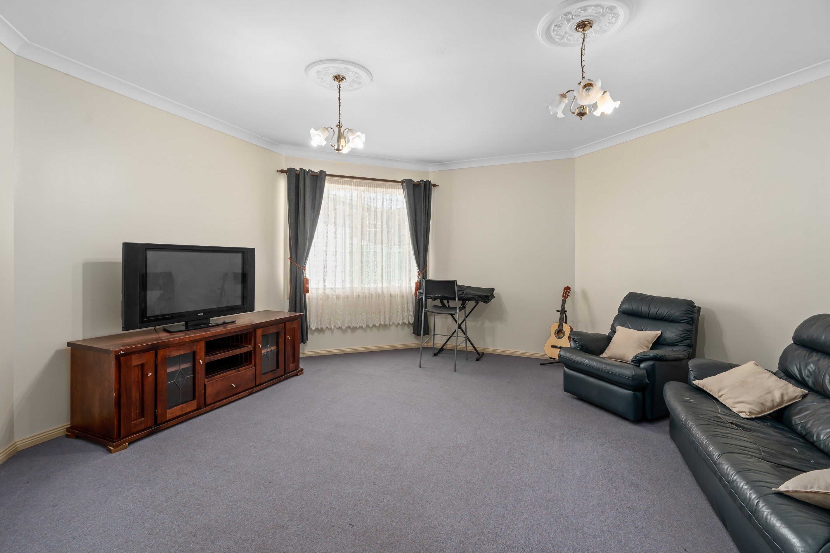 4 Rouken Glen Drive, West Nowra, NSW 2541