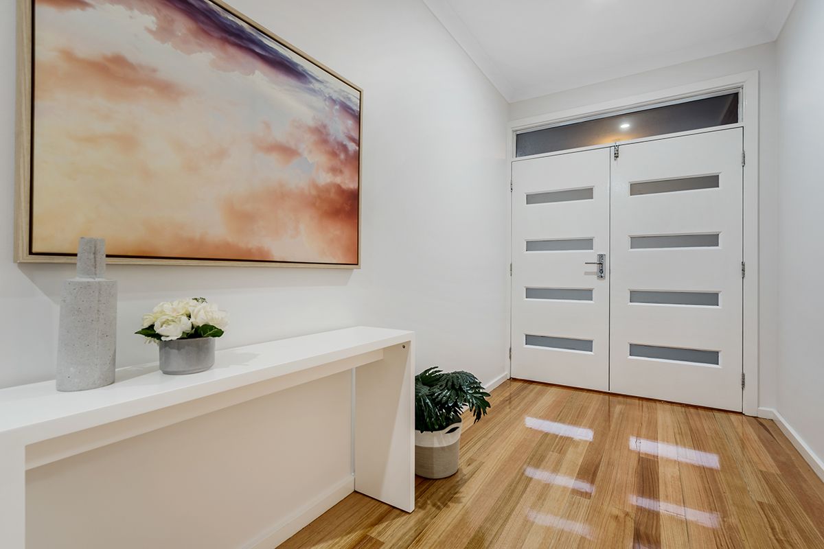 60 Oakgrove Drive, Craigieburn, VIC 3064