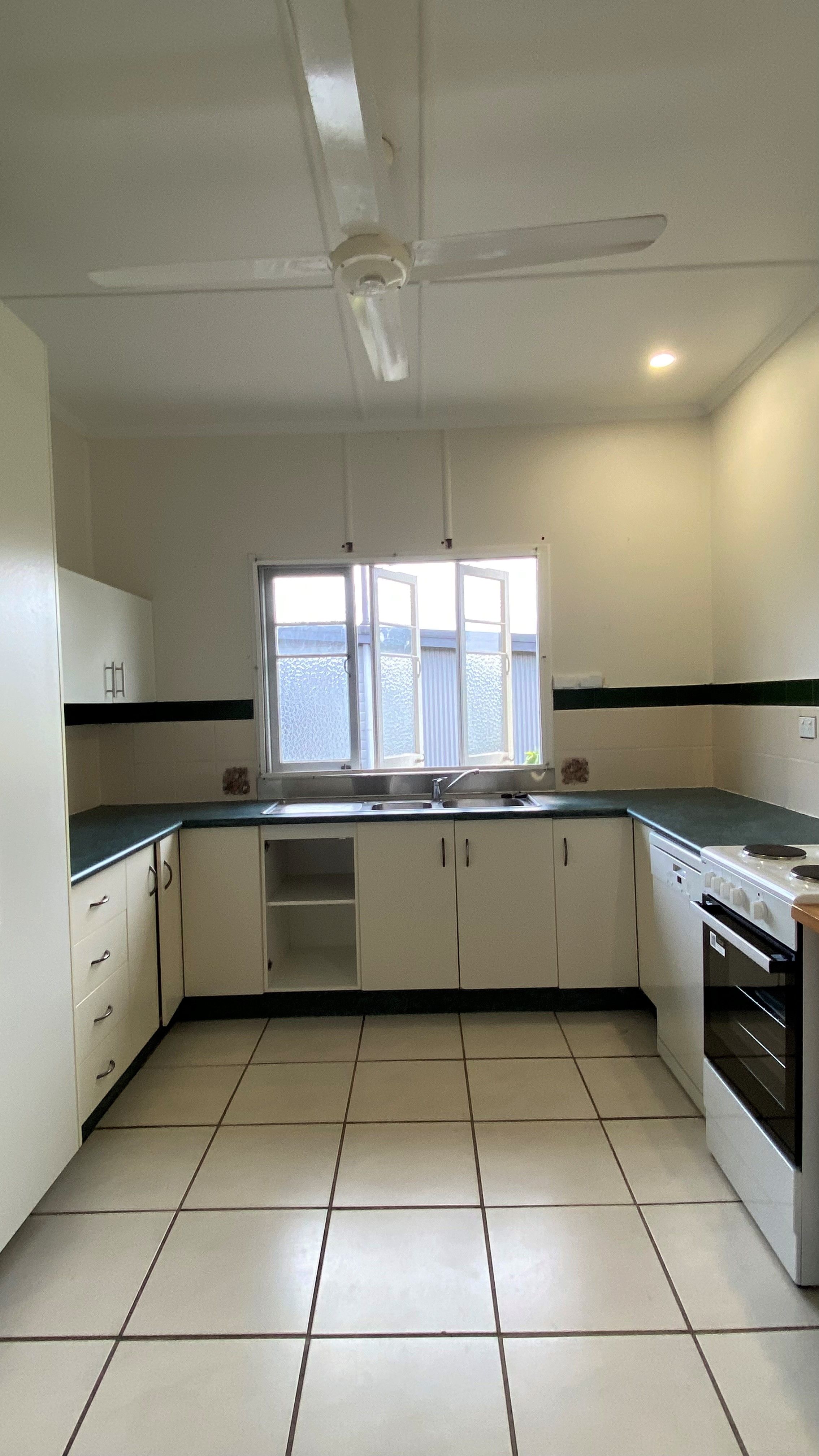 31 Campbell Street — photo 14 of 14