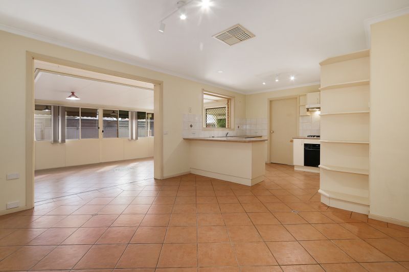 2 Oakmont Circuit, West Wodonga, VIC 3690