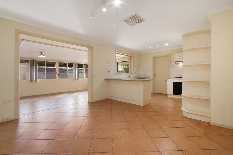 2 Oakmont Circuit, West Wodonga, VIC 3690