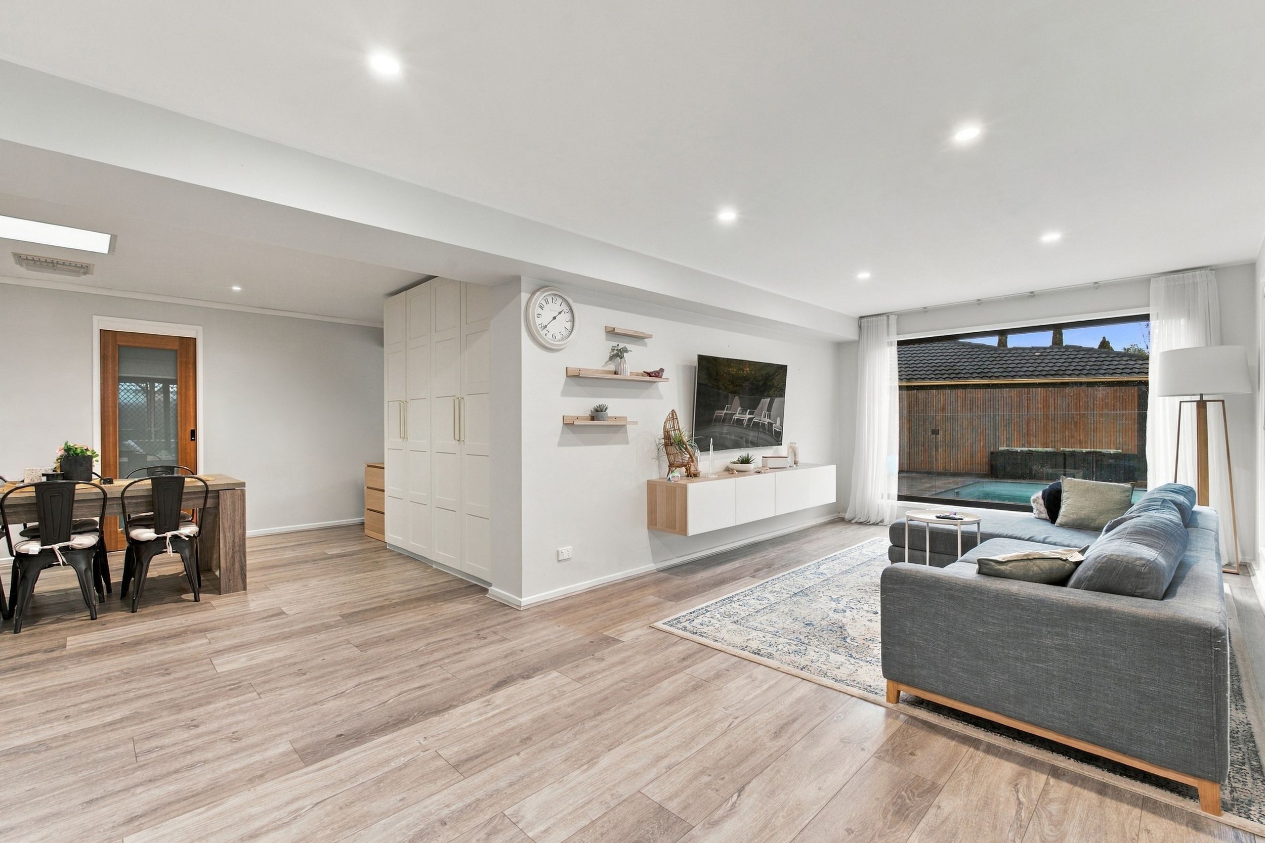 51 Manchester Drive — photo 4 of 11