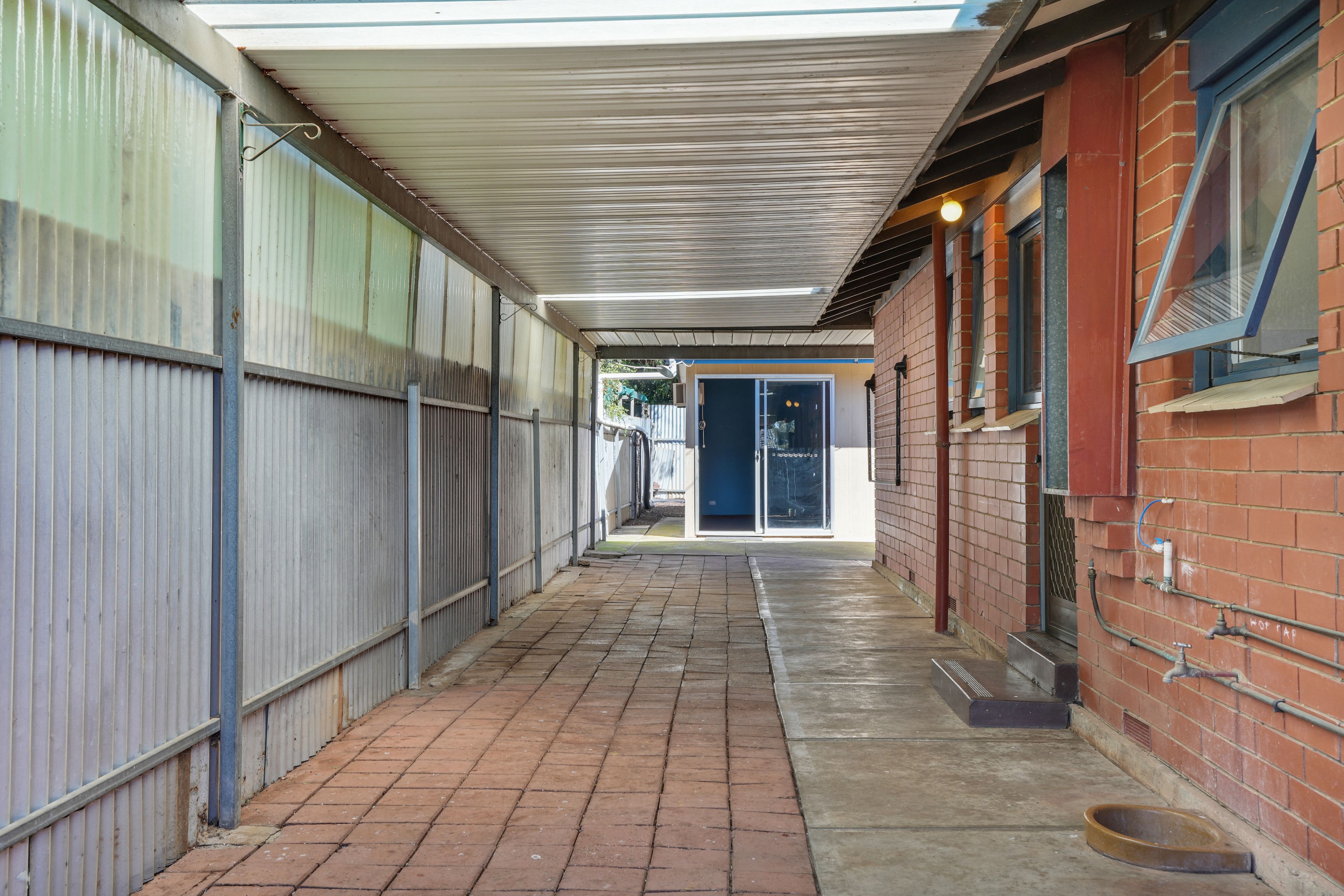 3 Lulama Crescent — photo 9 of 13
