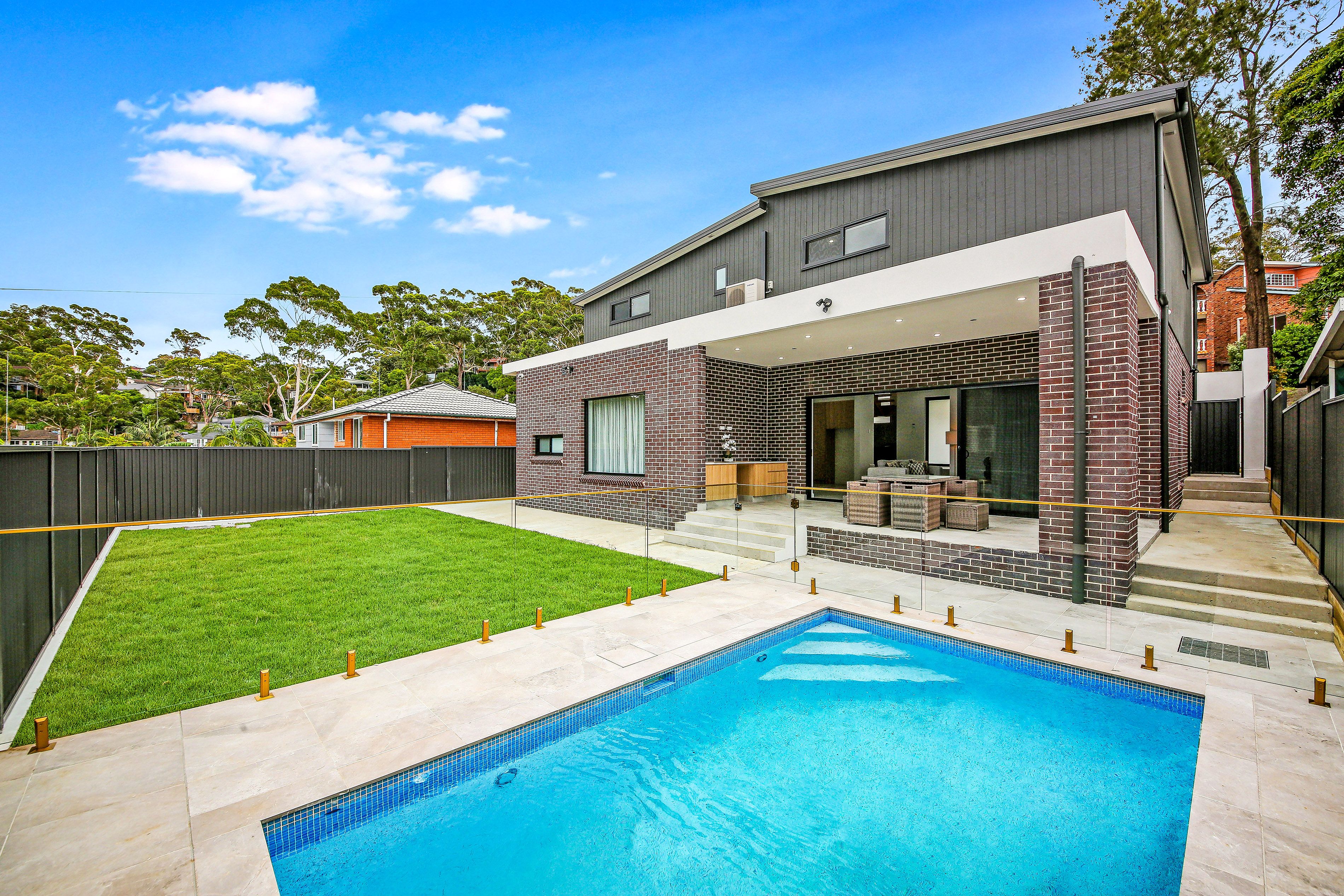 4 Heilbromm Street, Stafford Heights QLD 4053