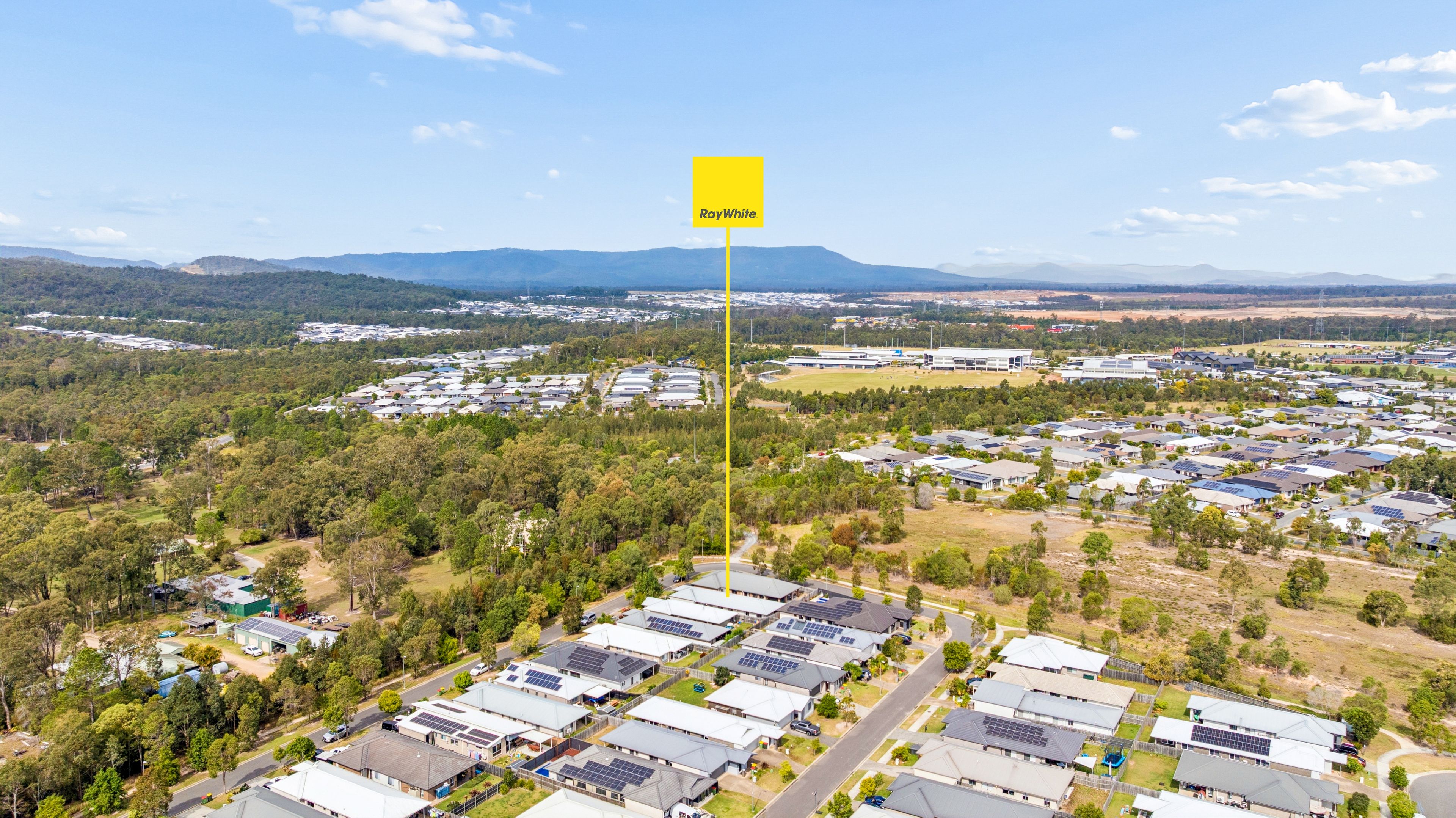 32 Splendour Circuit — photo 13 of 14