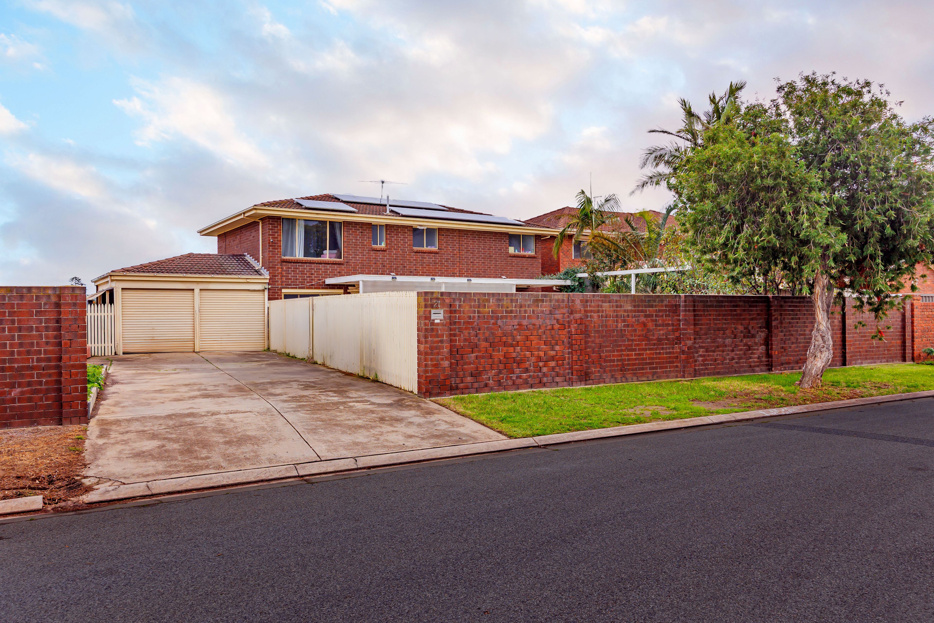21 Lord Hobart Way — photo 7 of 11