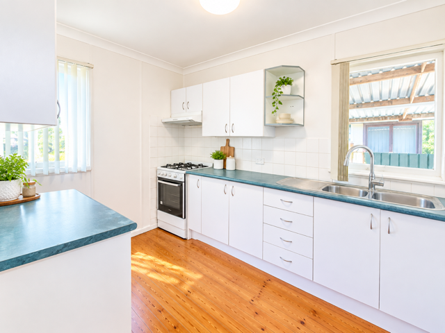 17 Maple Street — photo 3 of 10