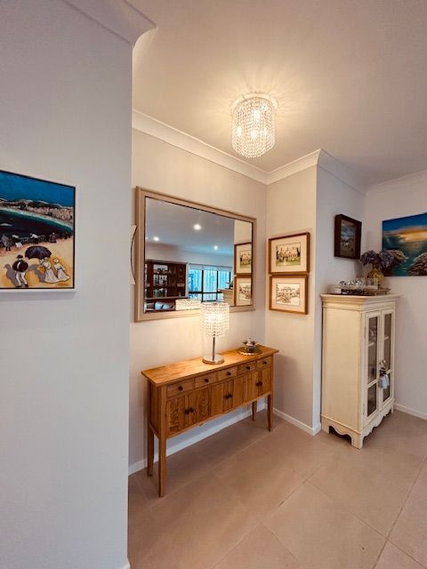8 Sherwin Crescent — photo 10 of 15