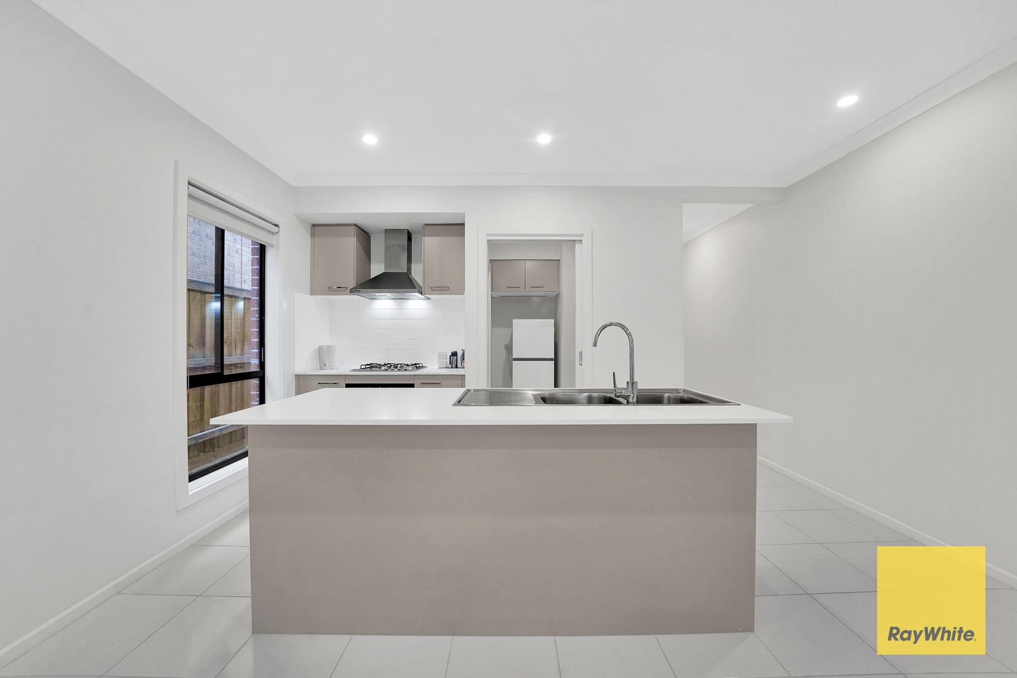24 Primrose Avenue — photo 3 of 23