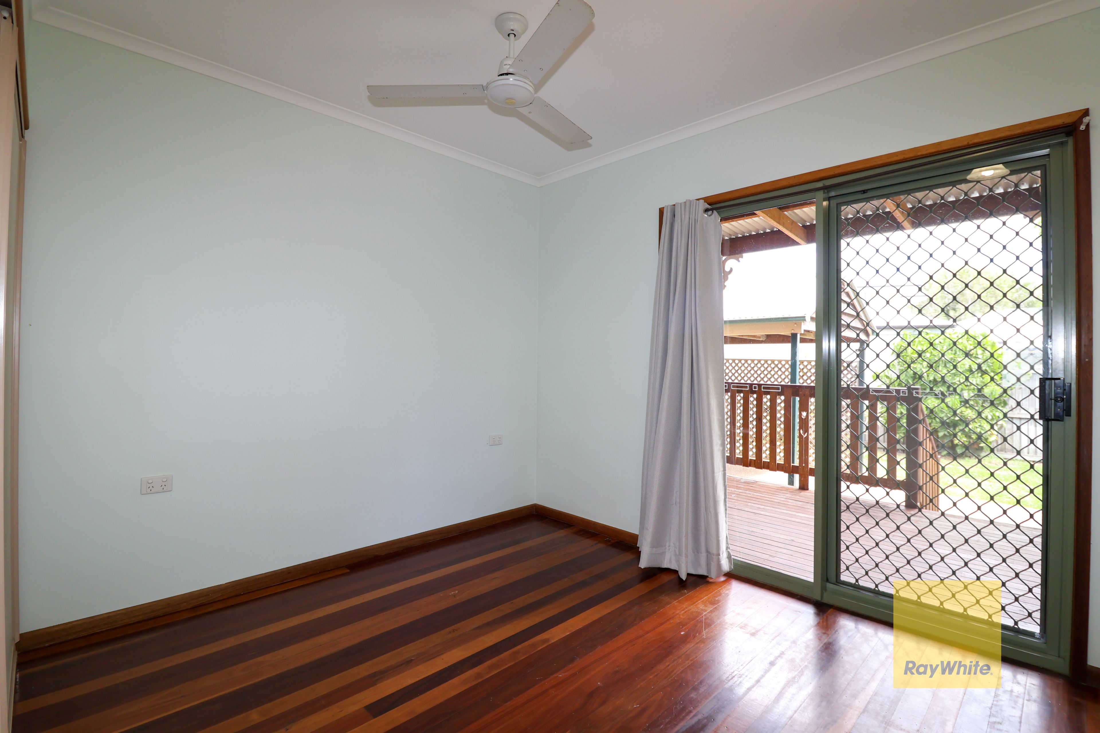 16 Grevillea Avenue — photo 8 of 18