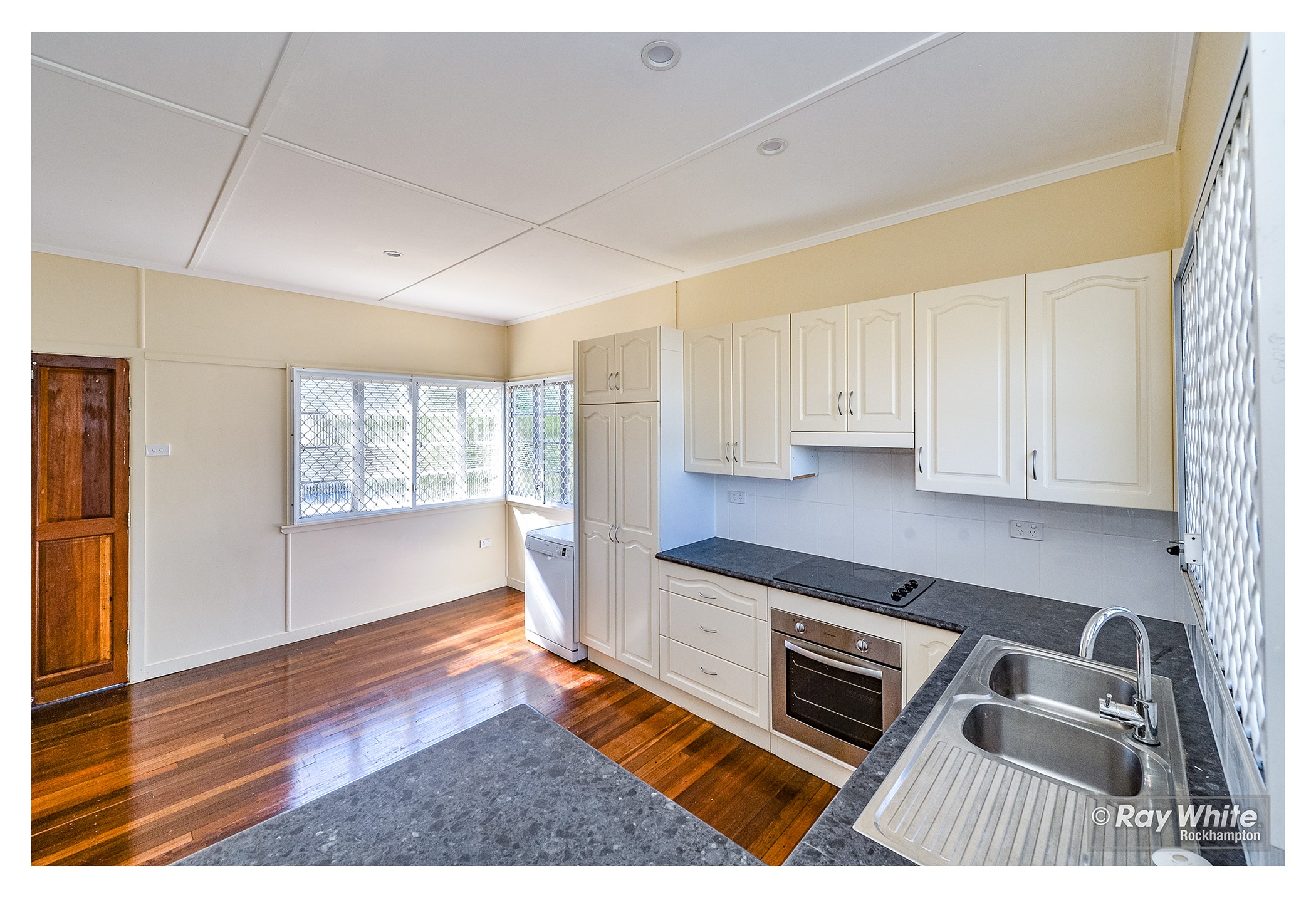 246 Elphinstone Street, Koongal, QLD 4701