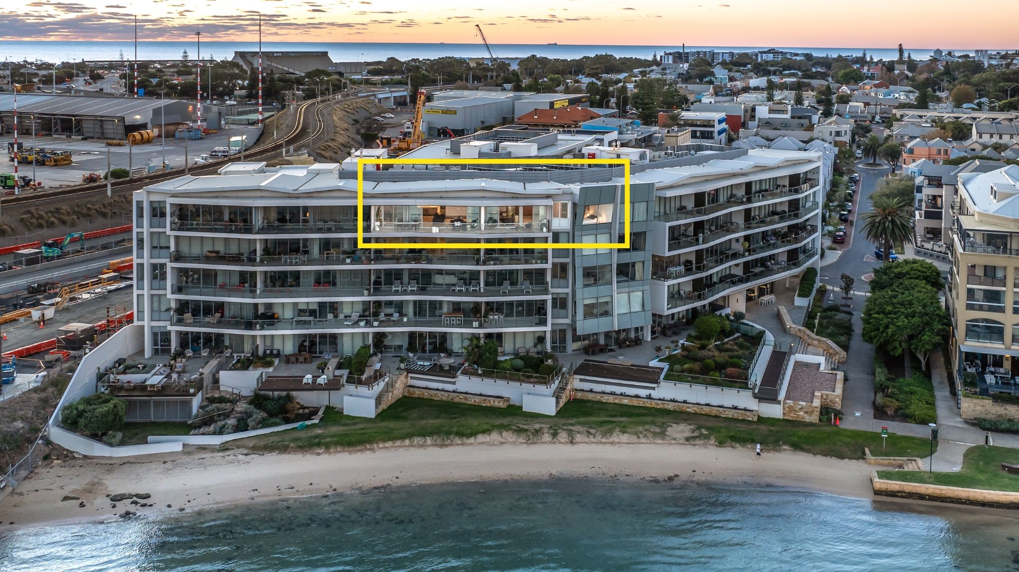 2 Doepel Street, North Fremantle WA 6159