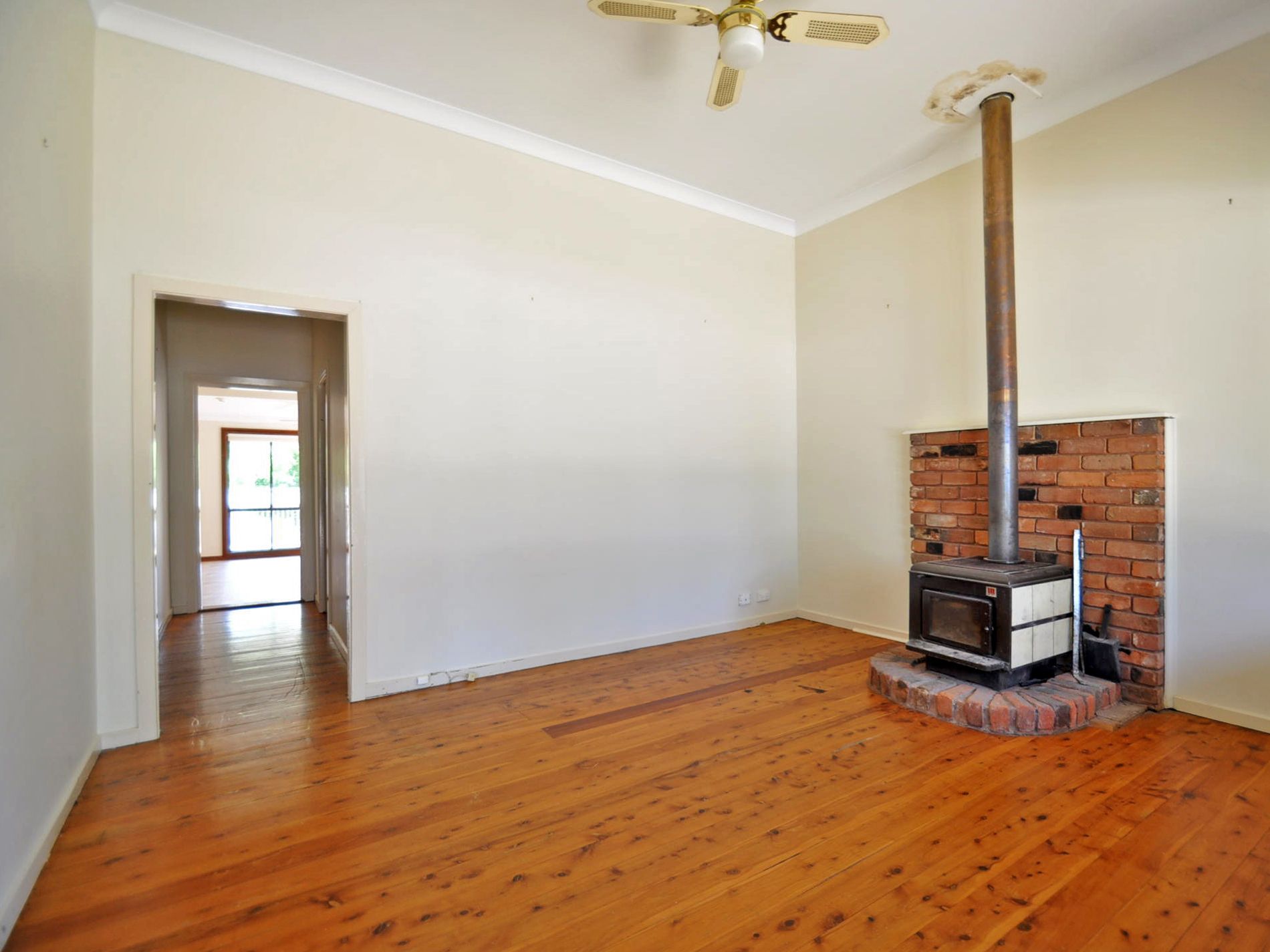 48 Belmore Street, Junee, NSW 2663