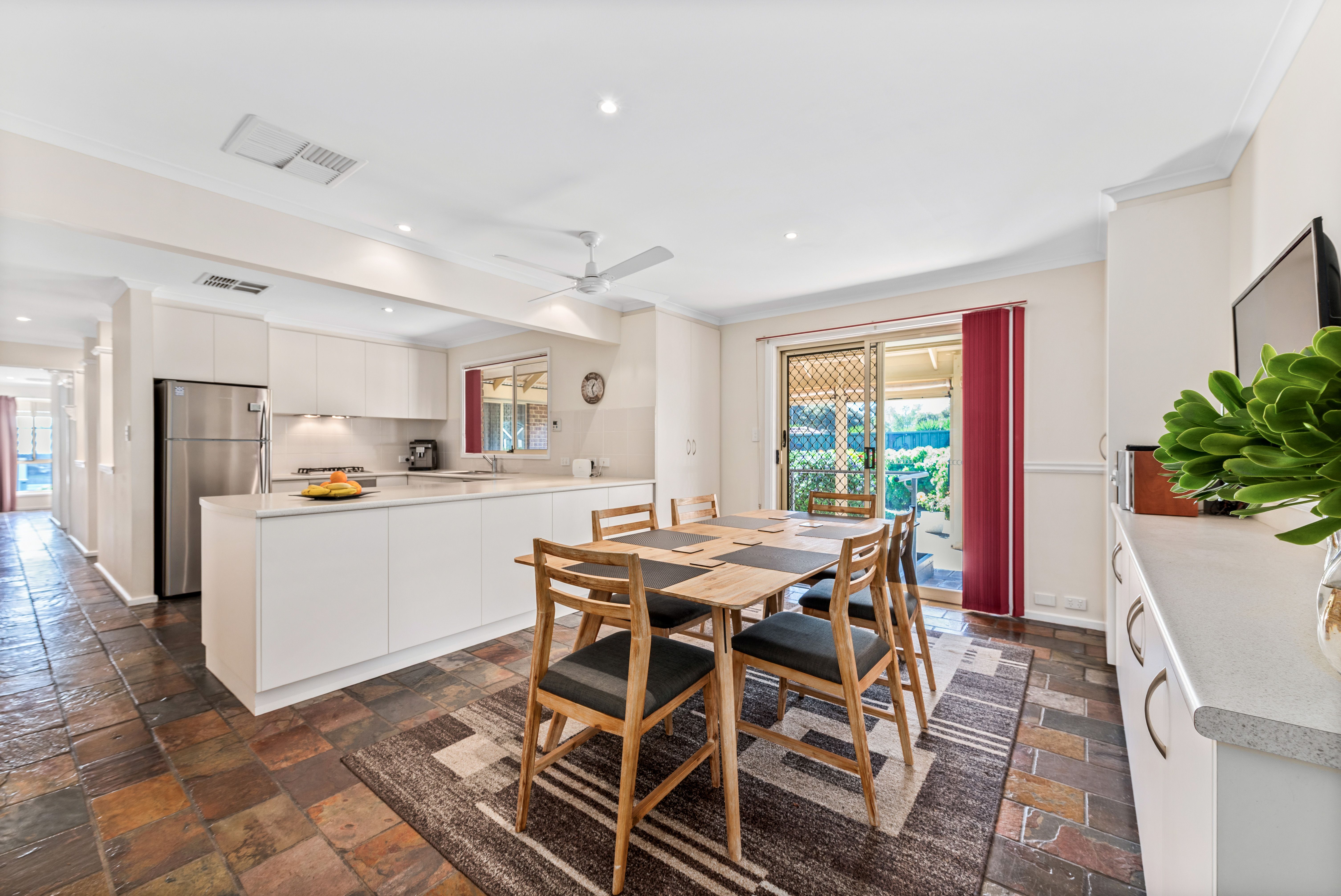 27 Kooyonga Way — photo 11 of 25