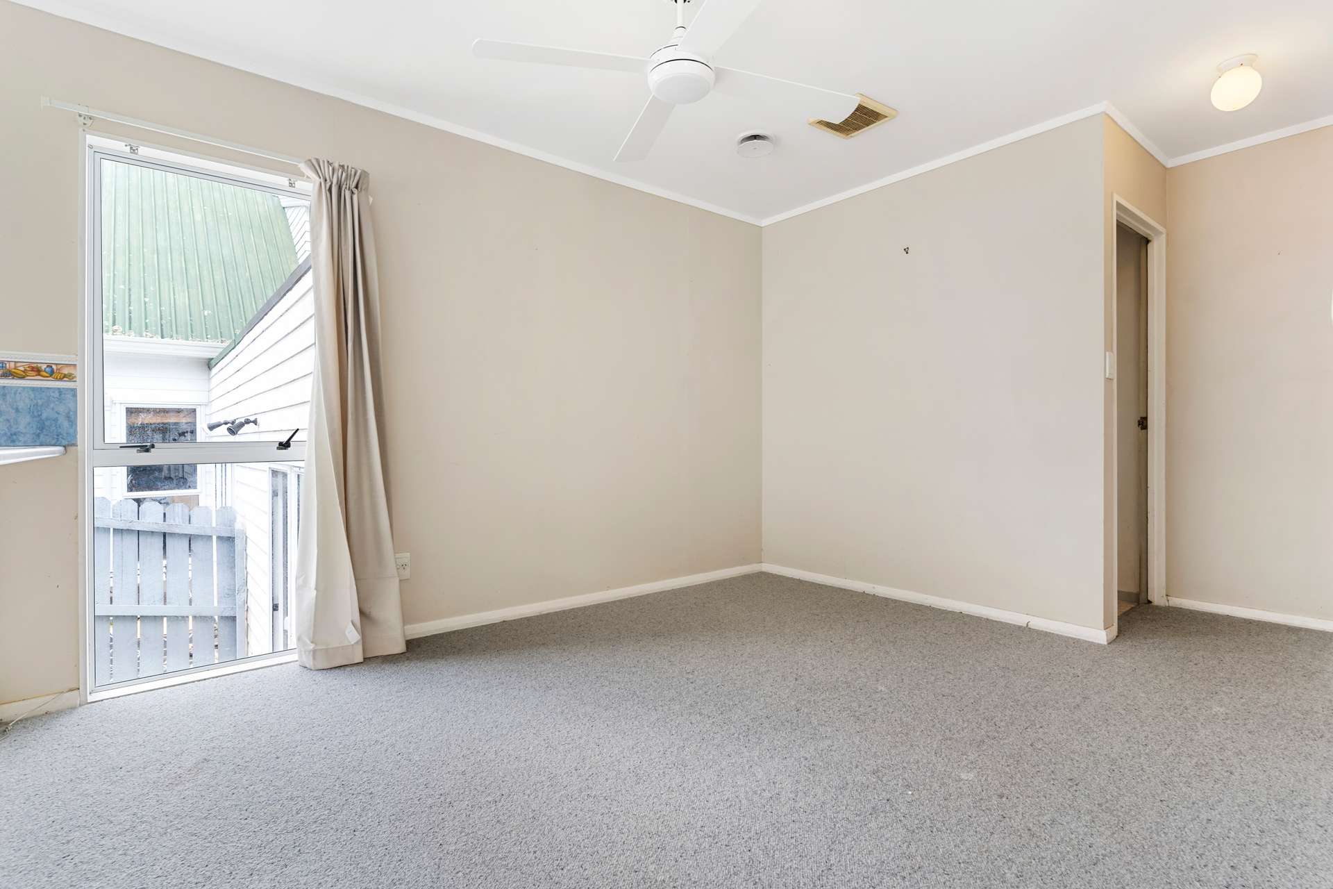 2/6 Sandgate Avenue photo 10