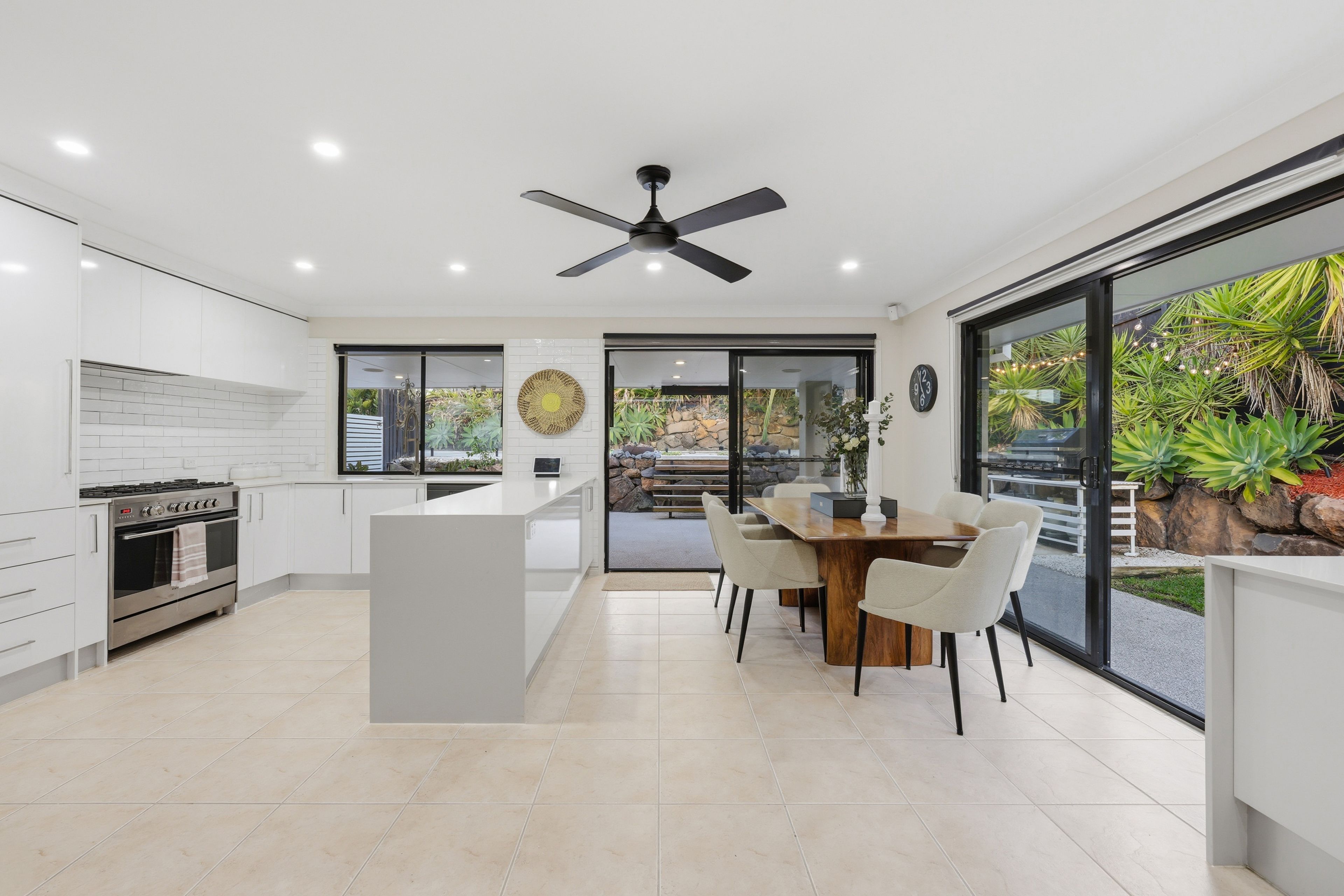 1 Watego Crescent — photo 10 of 30