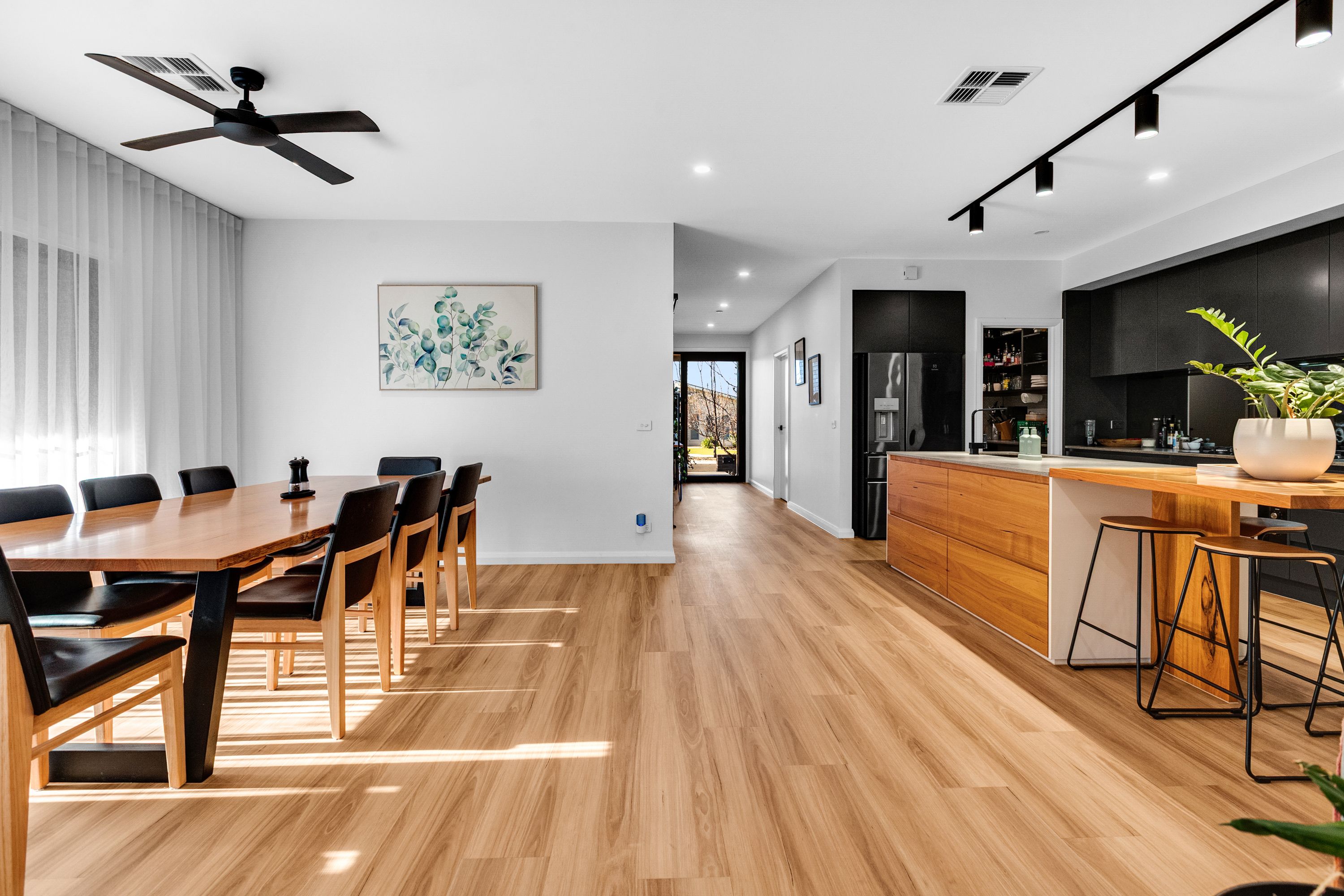 17 Windsor Court — photo 8 of 30