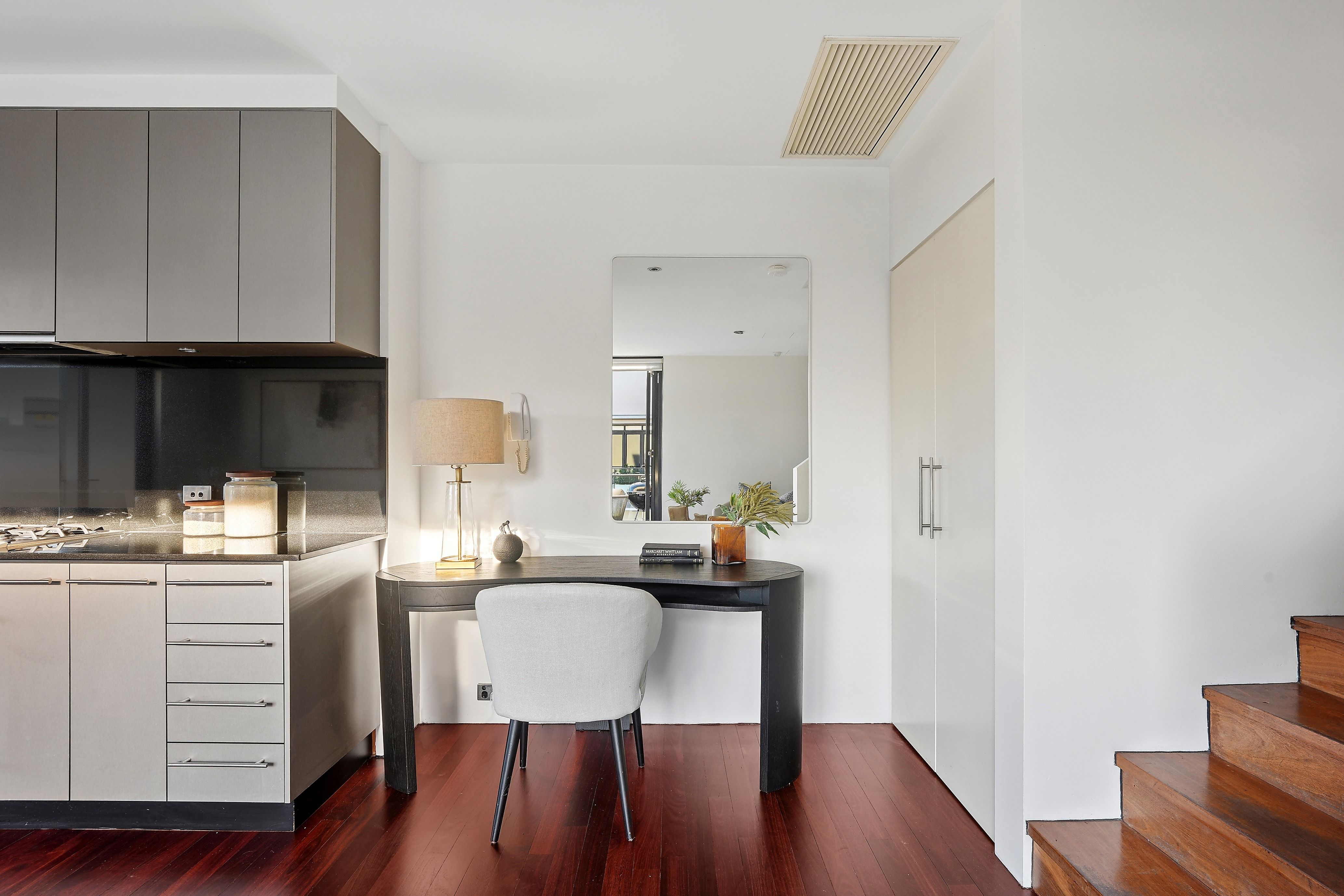 42/13 Oatley Road — photo 5 of 10