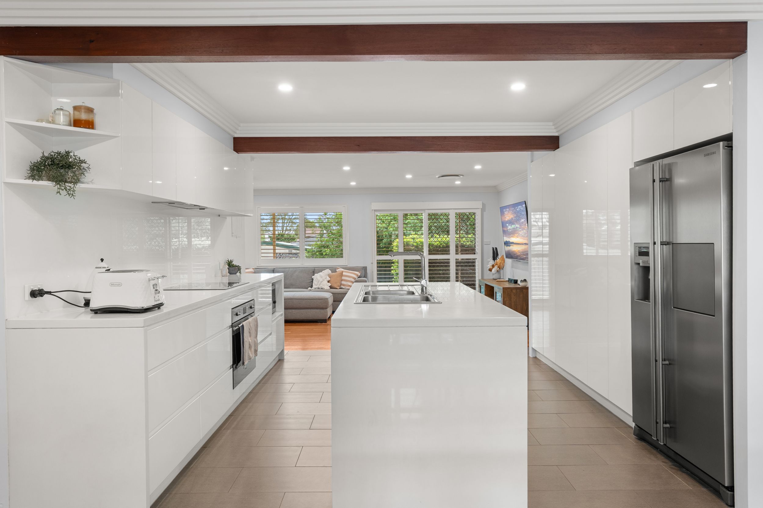 57 Warburton Crescent — photo 8 of 23