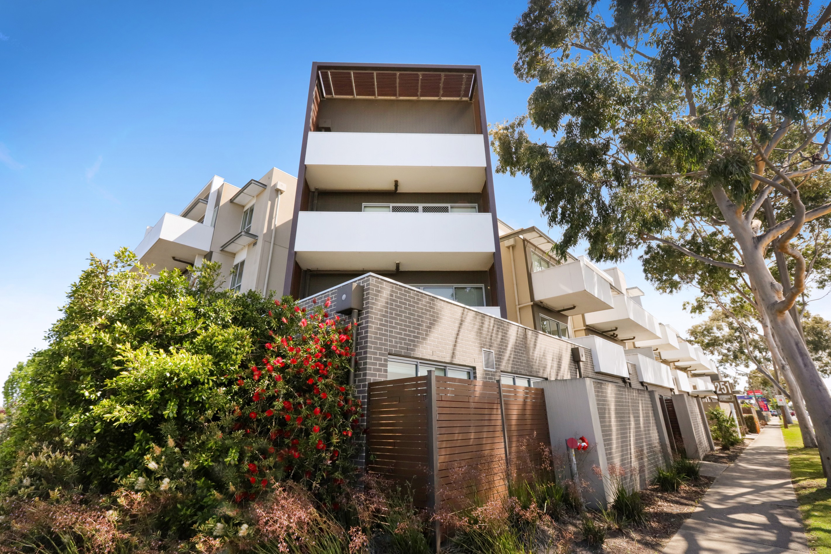 205/251 Ballarat Road, Braybrook, VIC 3019