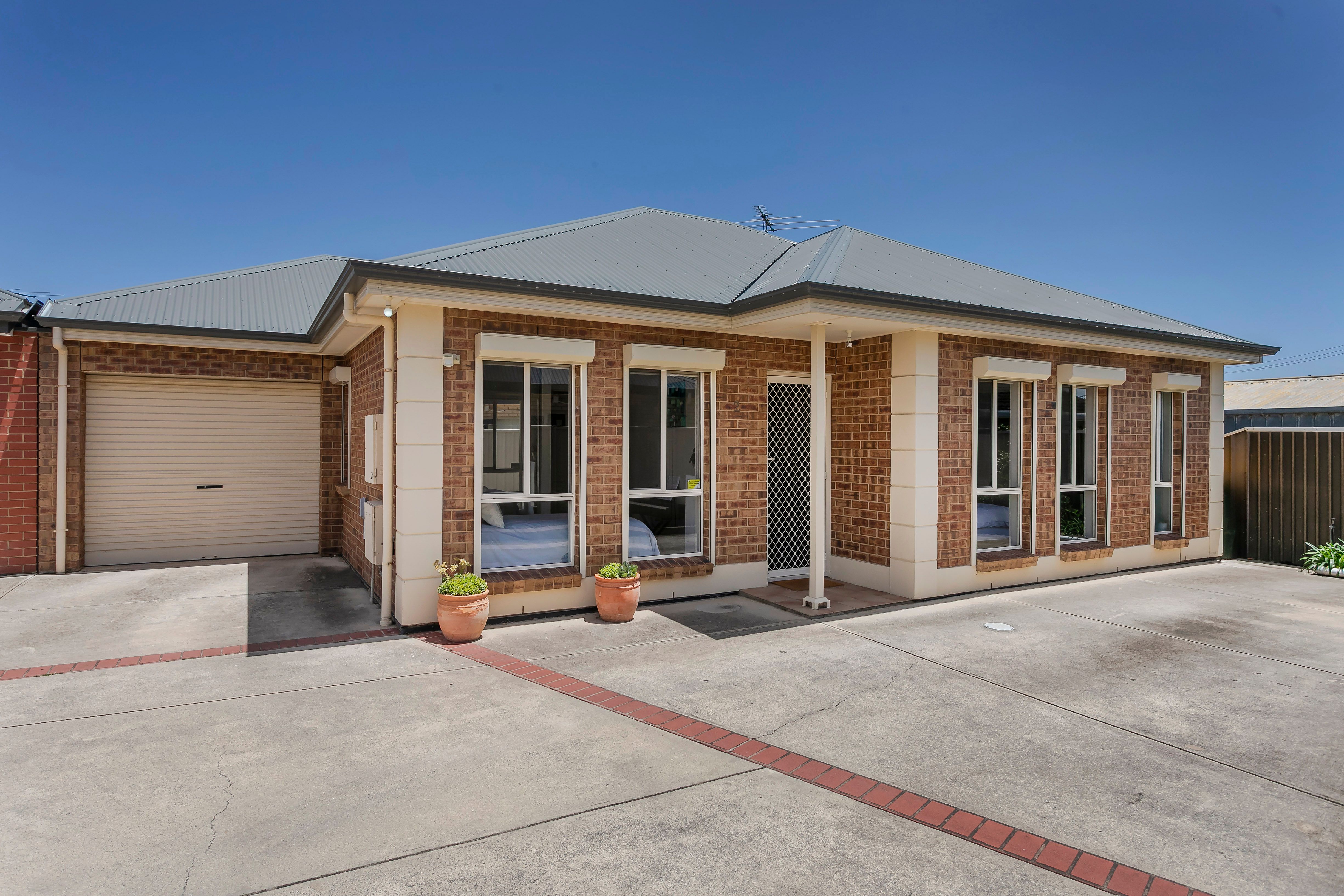 12 Cowra Crescent, Park Holme SA 5043