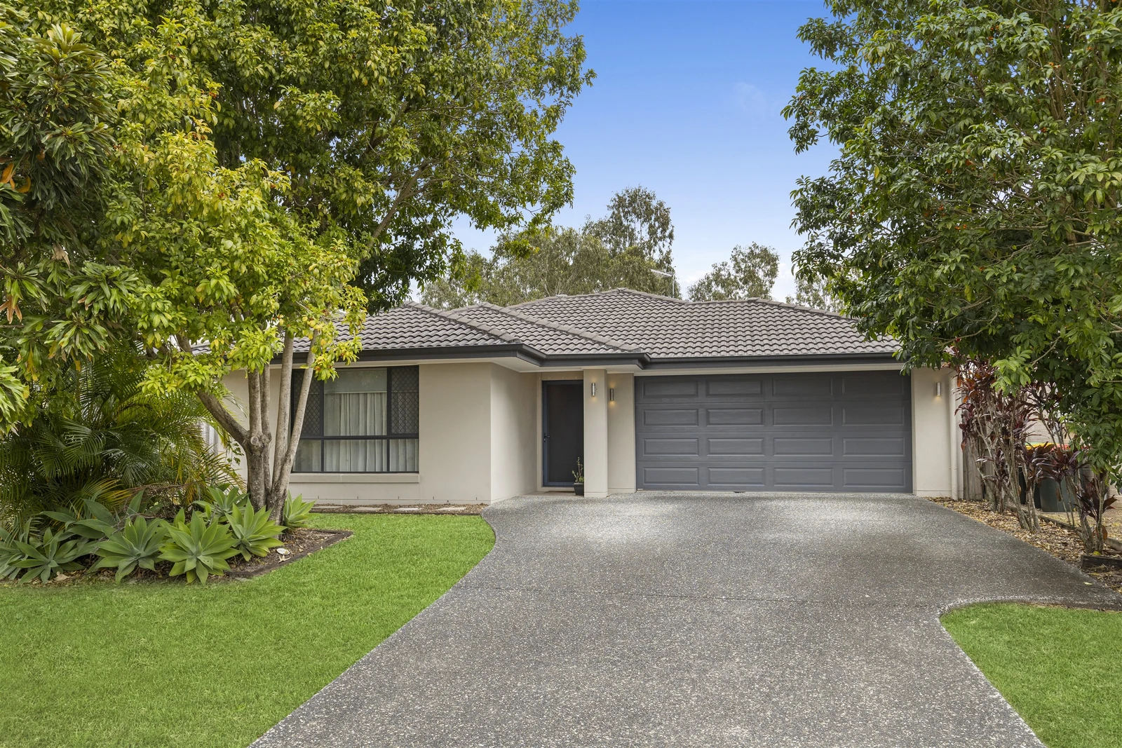 8 Pine Place, Upper Kedron, QLD 4055