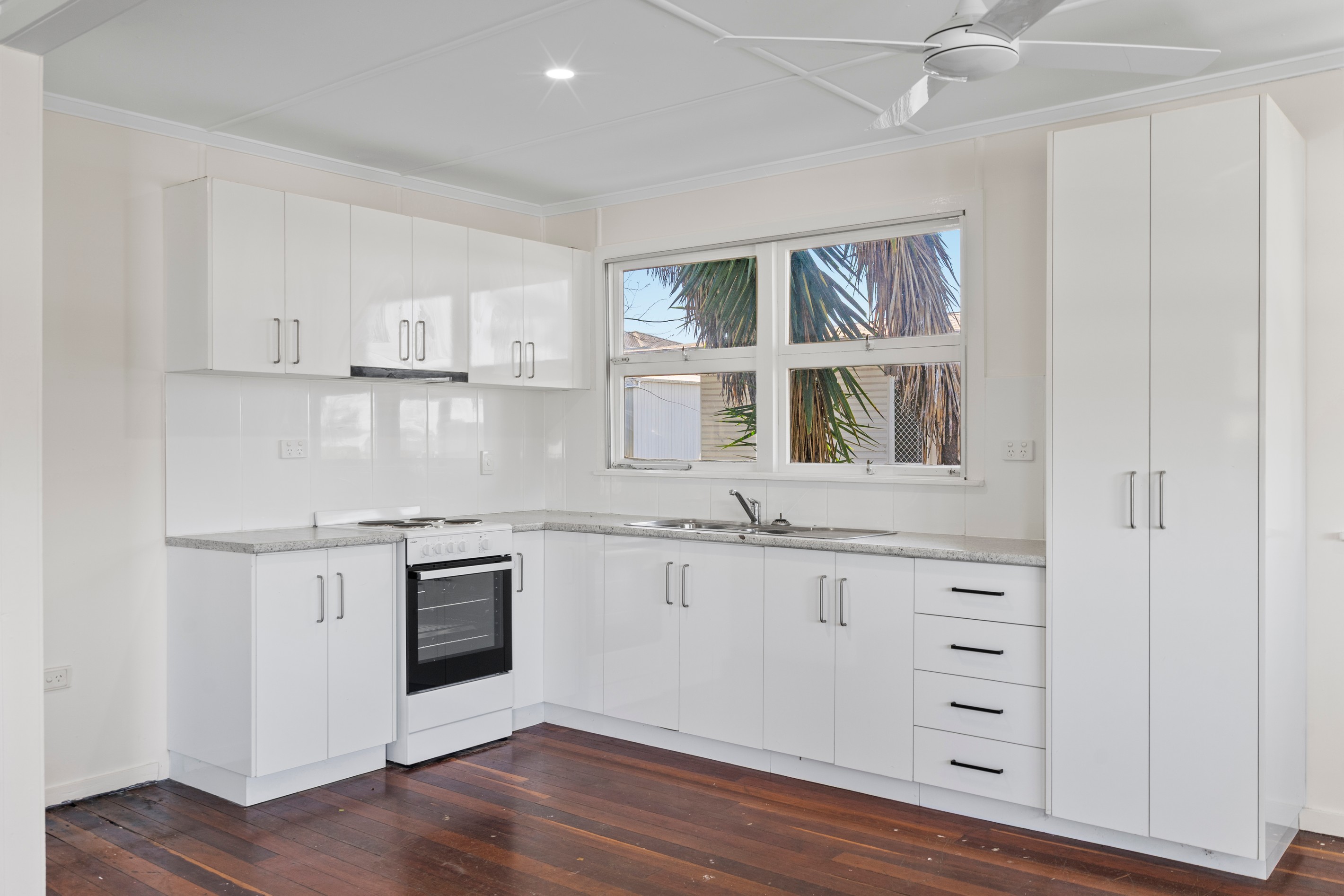 68 Robertson Road, Eastern Heights, QLD 4305