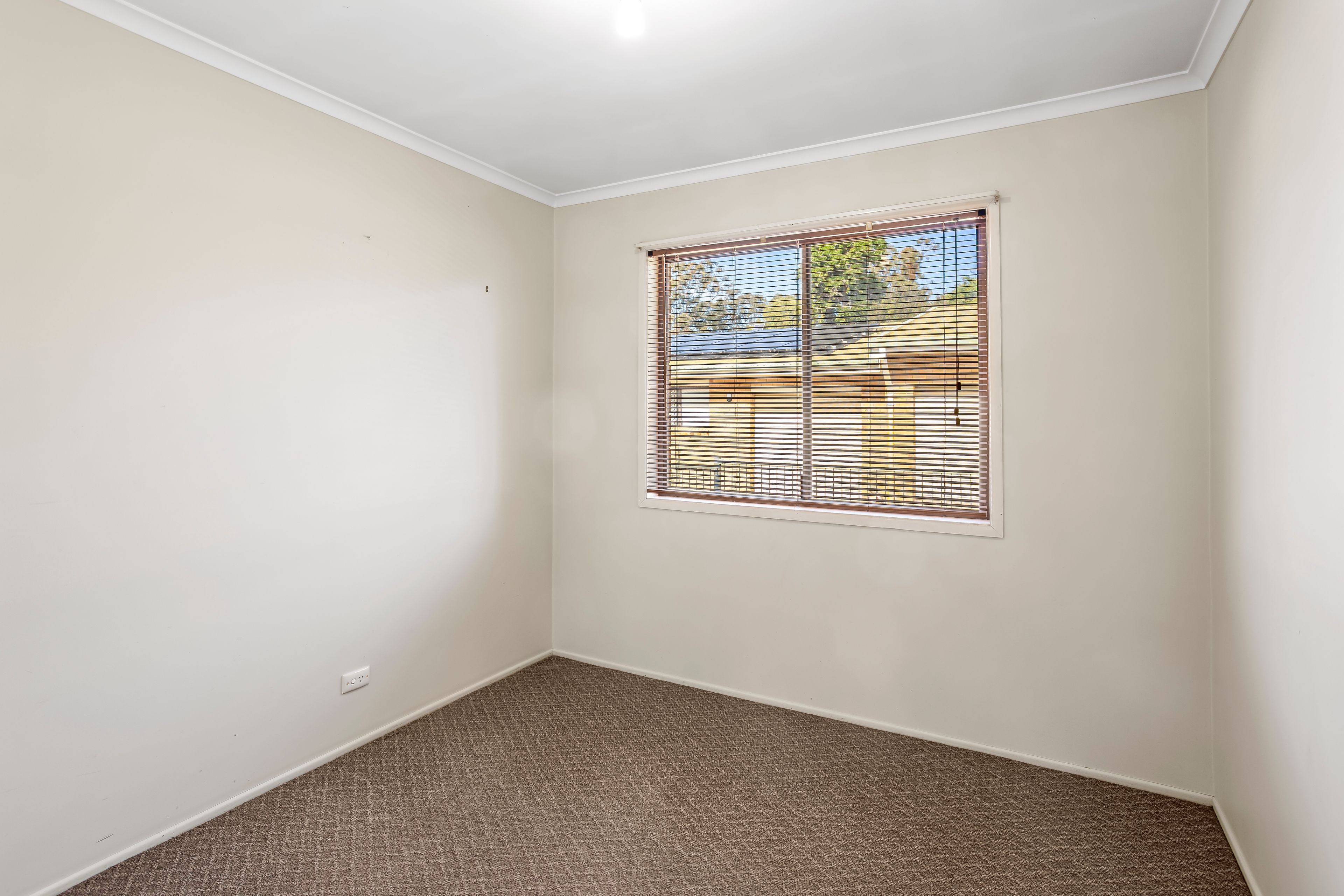 1/7 Bonton Avenue — photo 8 of 11