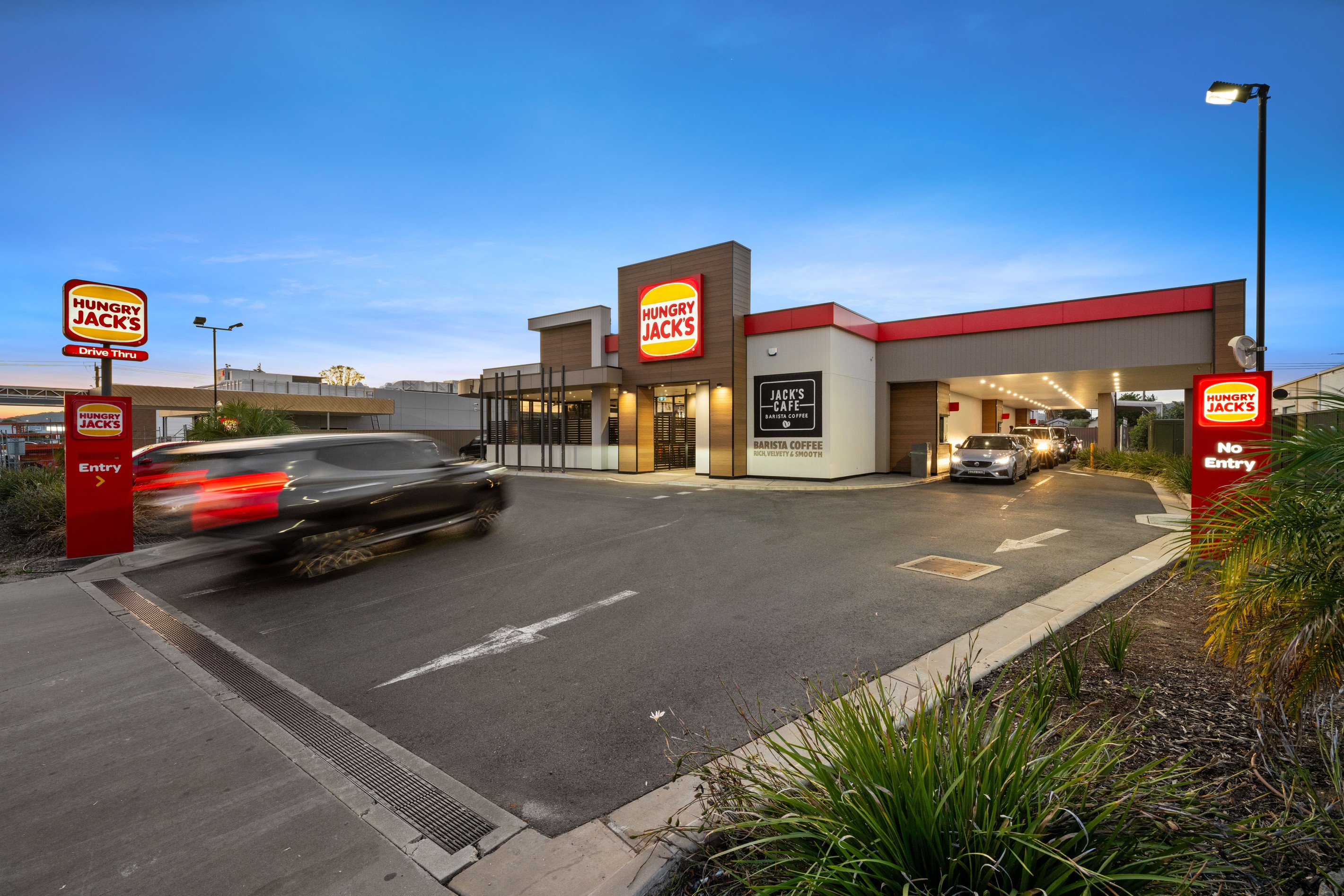 Hungry Jack's, 375 Wagga Road, Lavington, NSW 2641