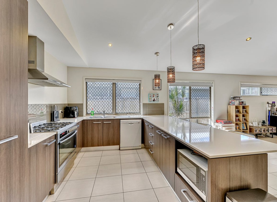 18 Hall Court, Bellbird Park, QLD 4300