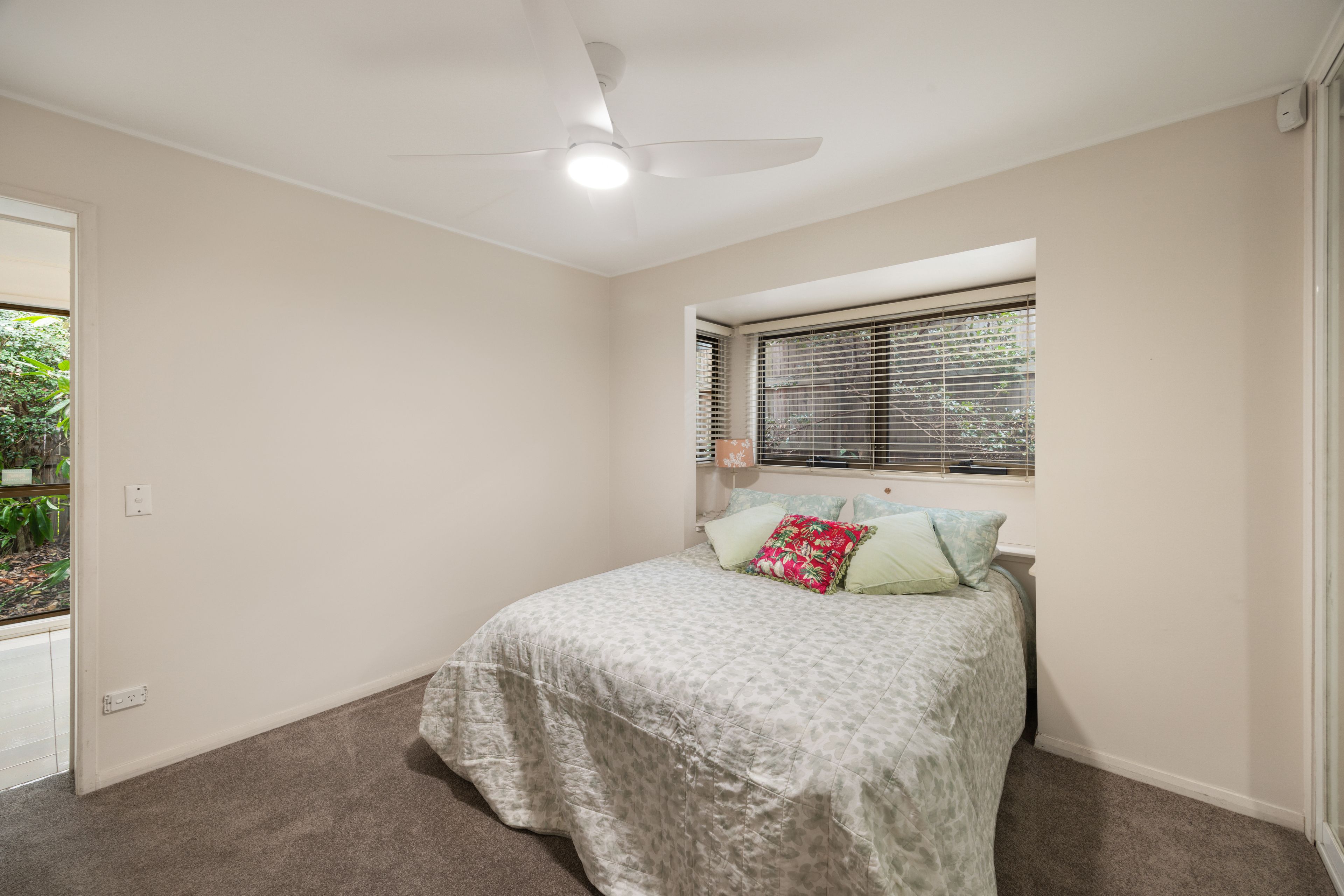 31 Steptoe Street — photo 8 of 13