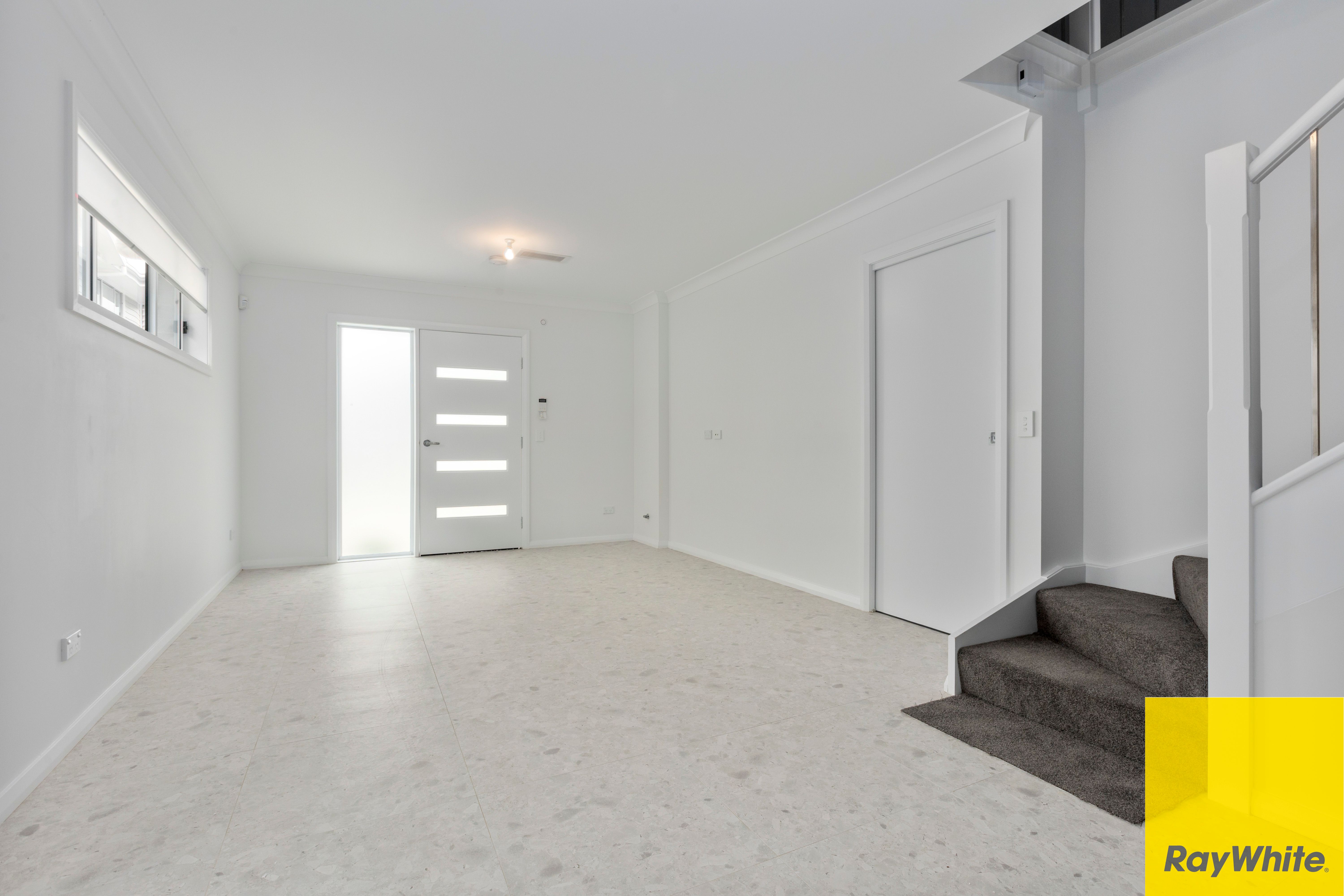 2/86 Reid Street — photo 3 of 9
