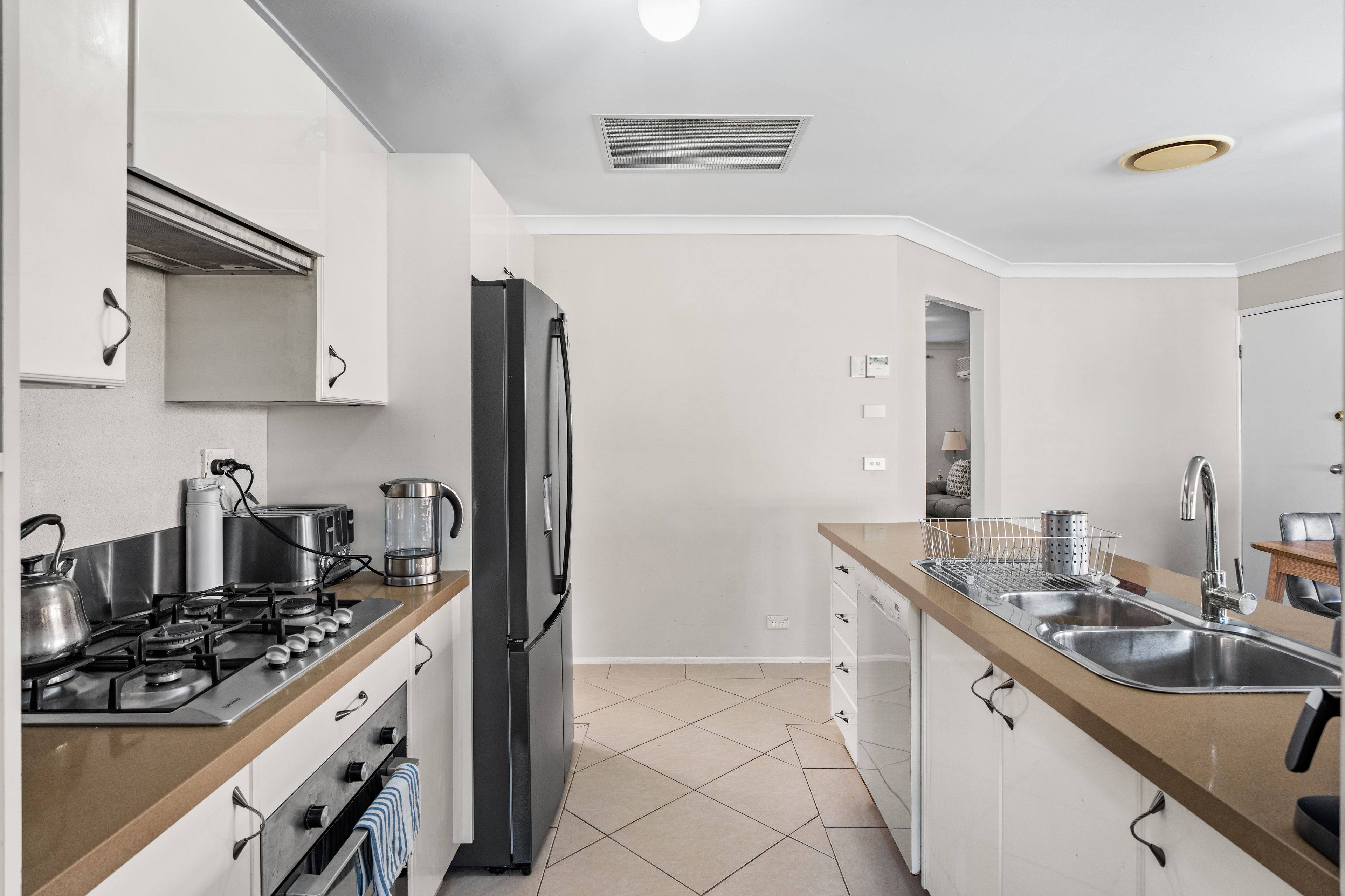 10 Gunara Terrace — photo 4 of 20