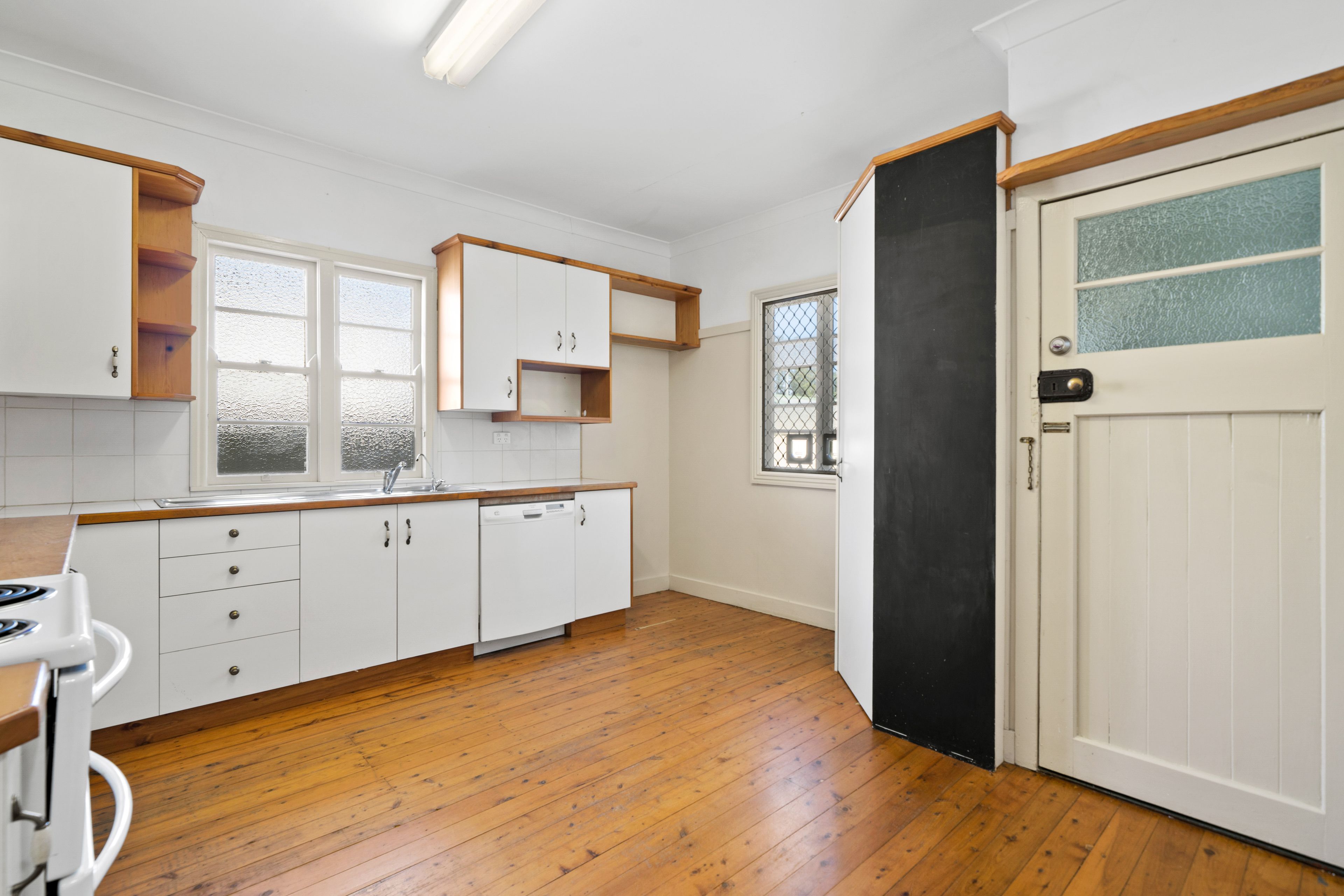 1 Cay Street, Newtown, QLD 4350