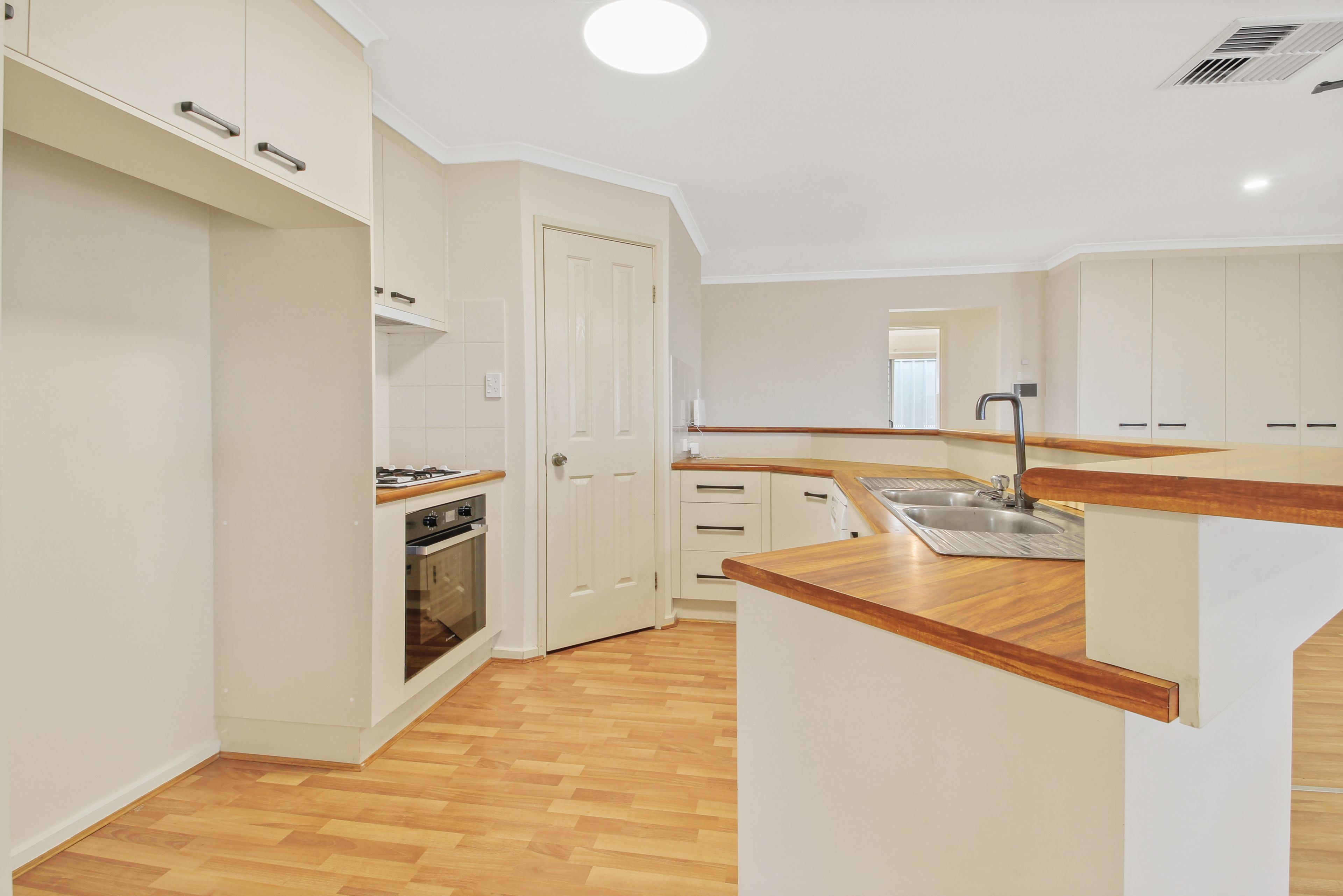 5 Eckermann Close — photo 7 of 25