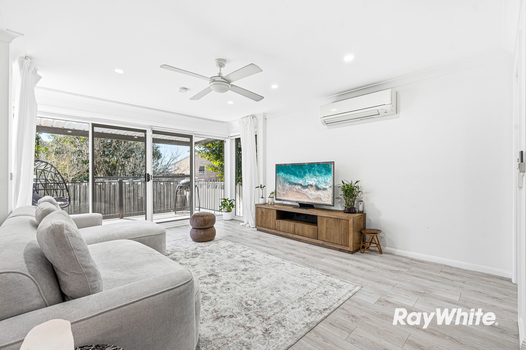 2/203 Stafford Street — photo 4 of 22