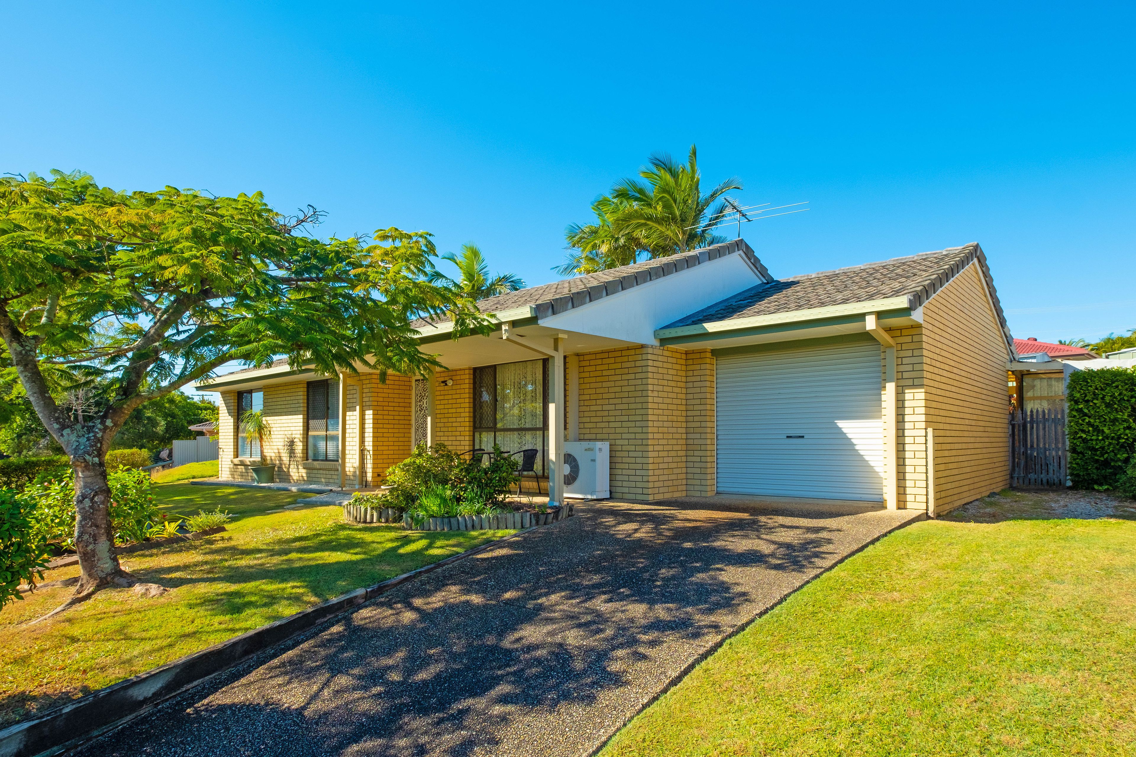18 Black Diamond Crescent, Edens Landing, QLD 4207