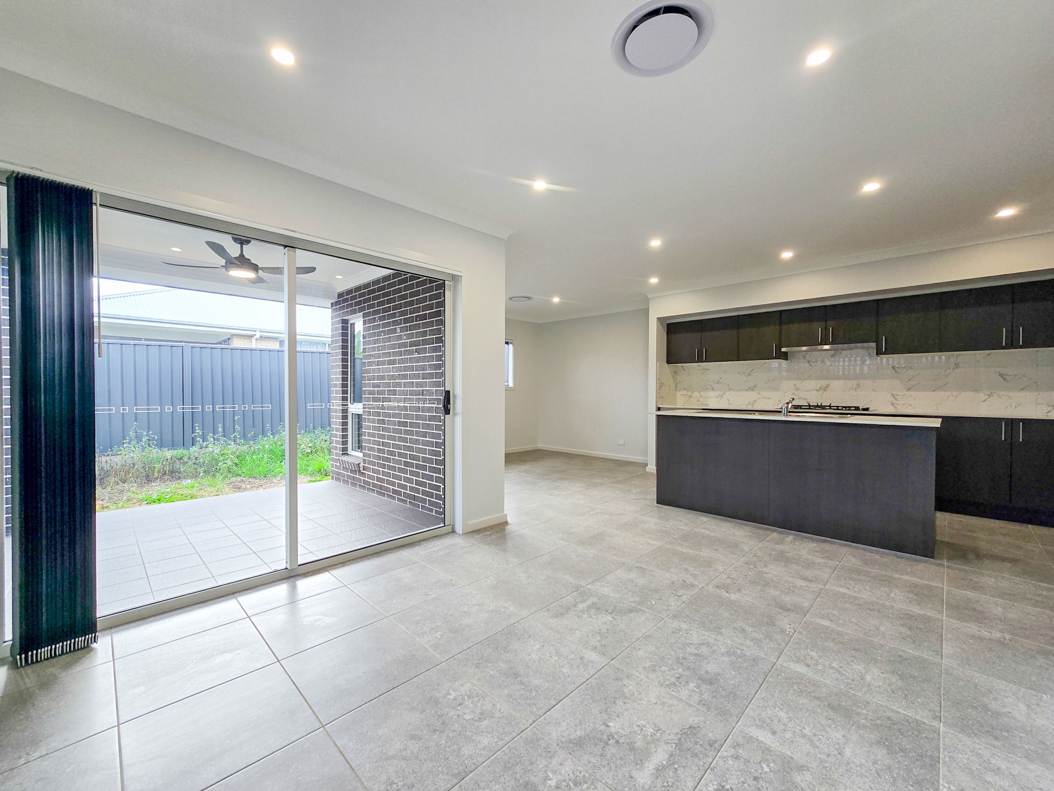 16 Mallee Crescent — photo 8 of 11