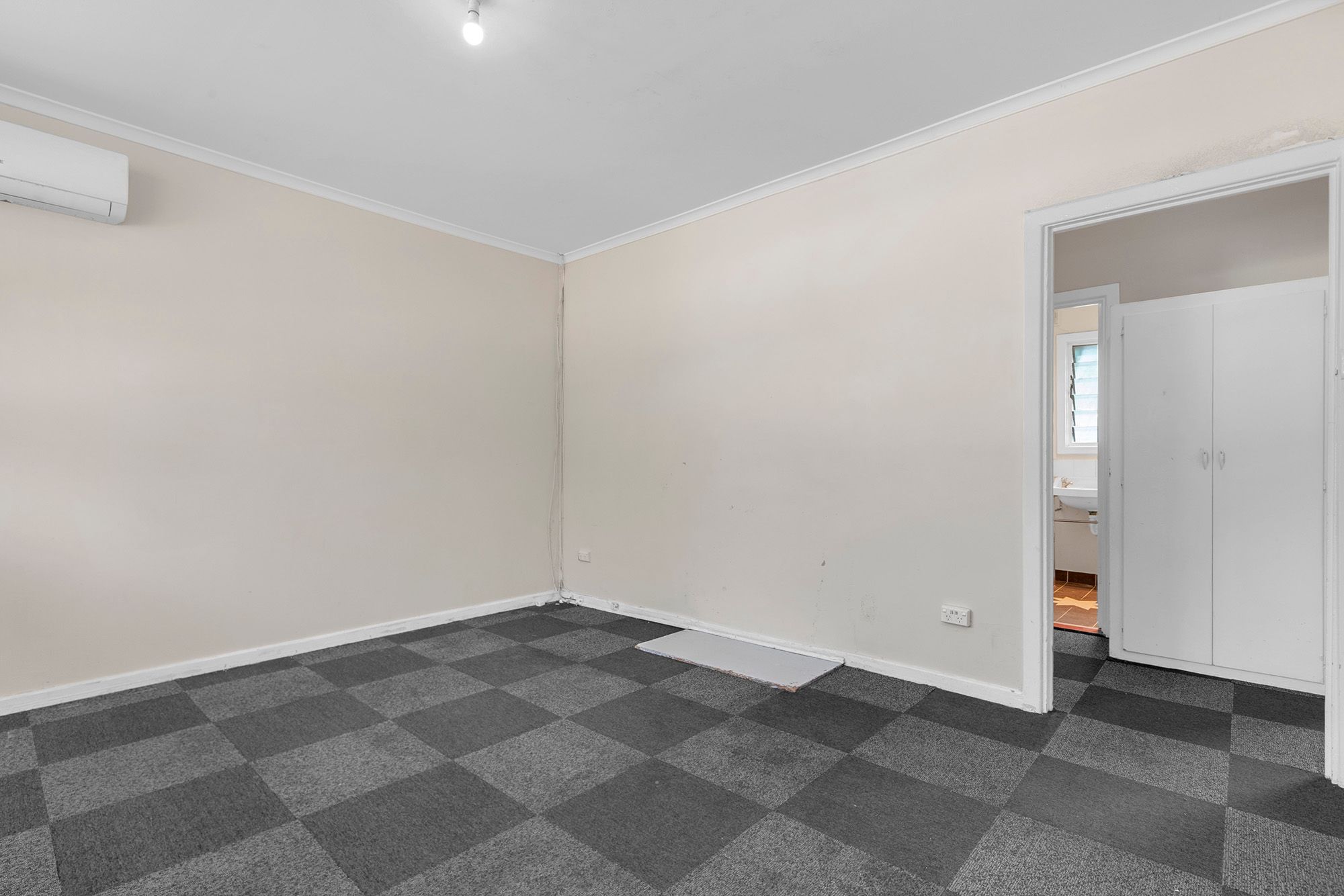 4 Peacemarsh Road, Davoren Park, SA 5113