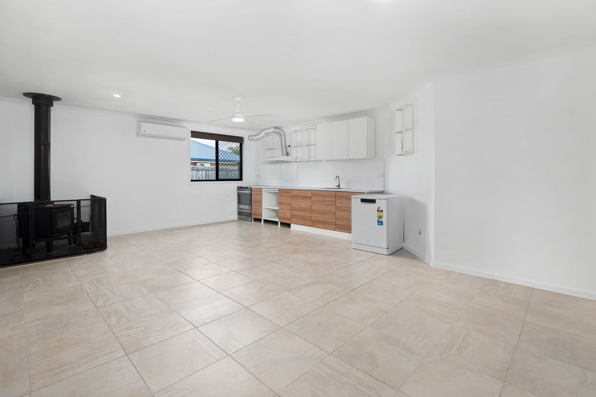 1/7 Lake Kurwongbah Court, Logan Reserve, QLD 4133