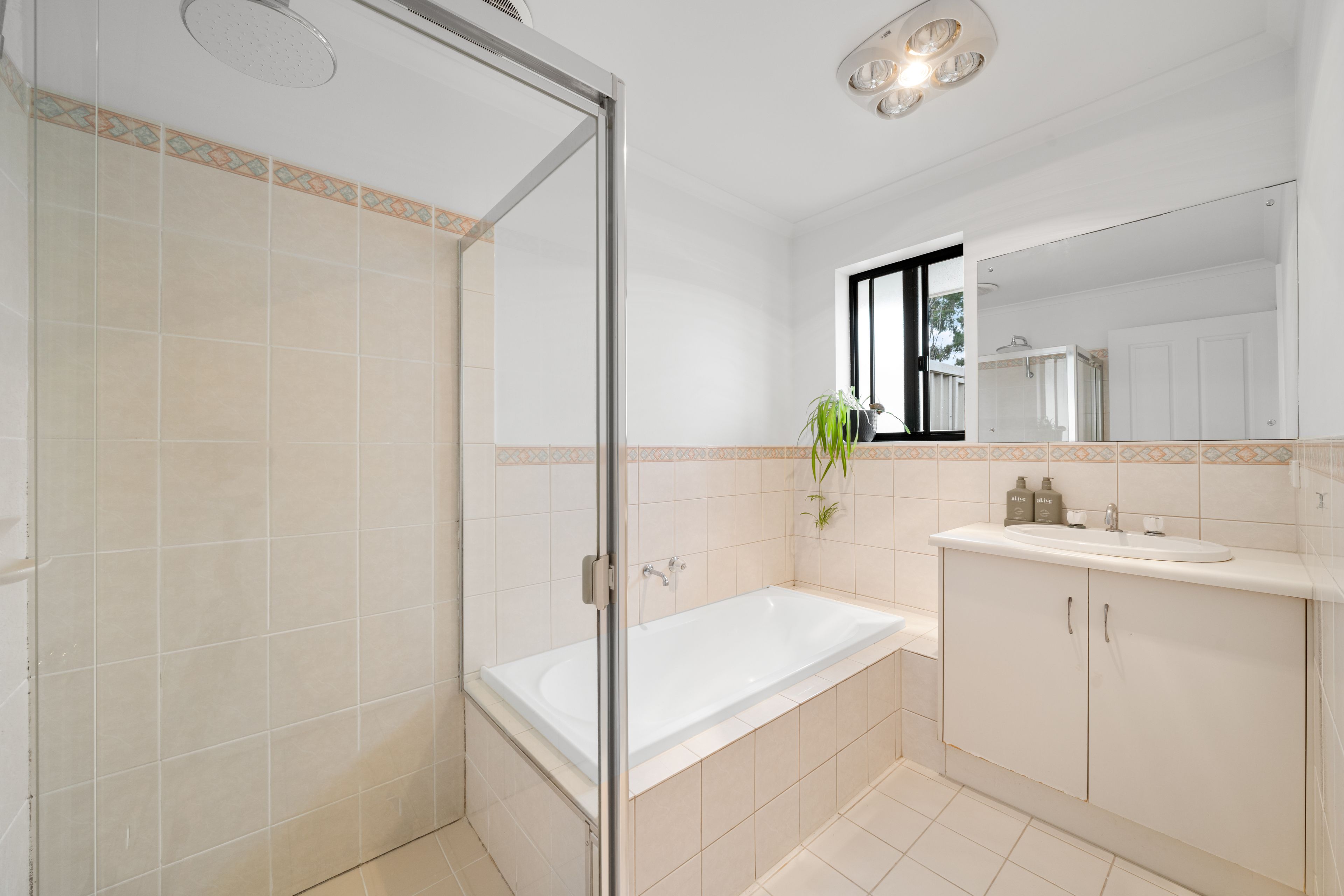 28 Hubbard Street — photo 10 of 18