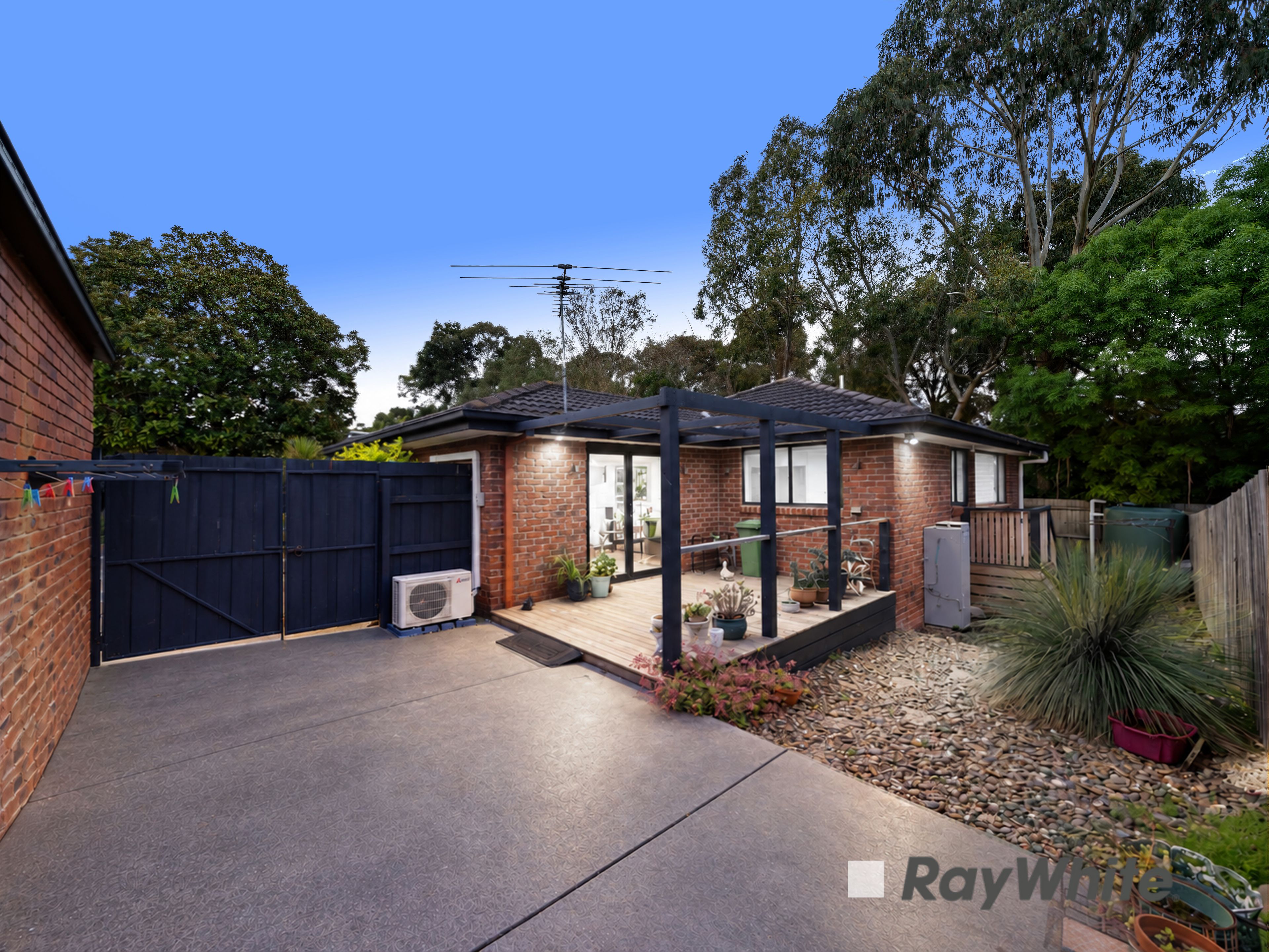 3/30-32 Blackwood Drive — photo 10 of 11