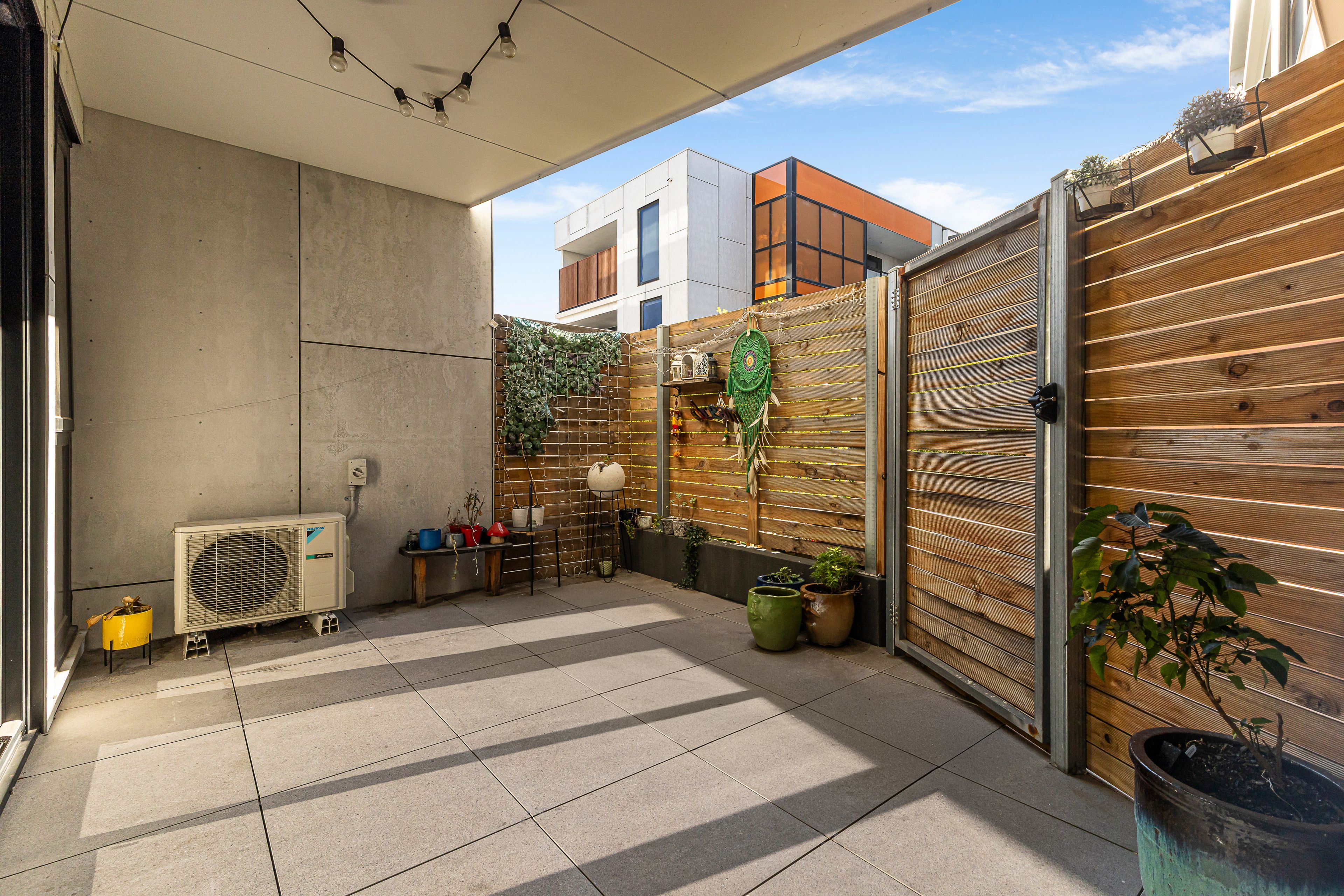 G12/28 Swindon Road — photo 3 of 10