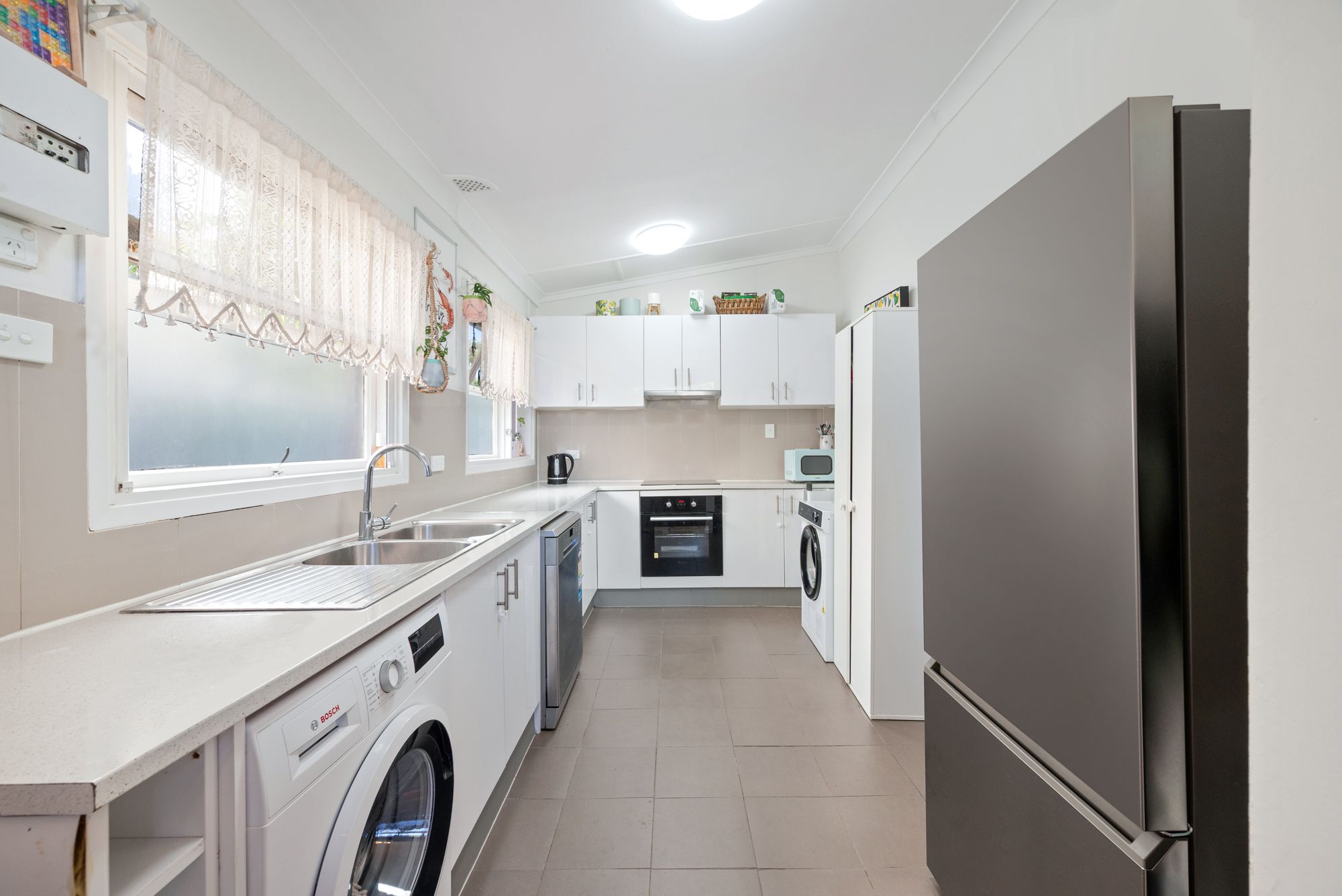 8 Coolah Avenue — photo 4 of 11