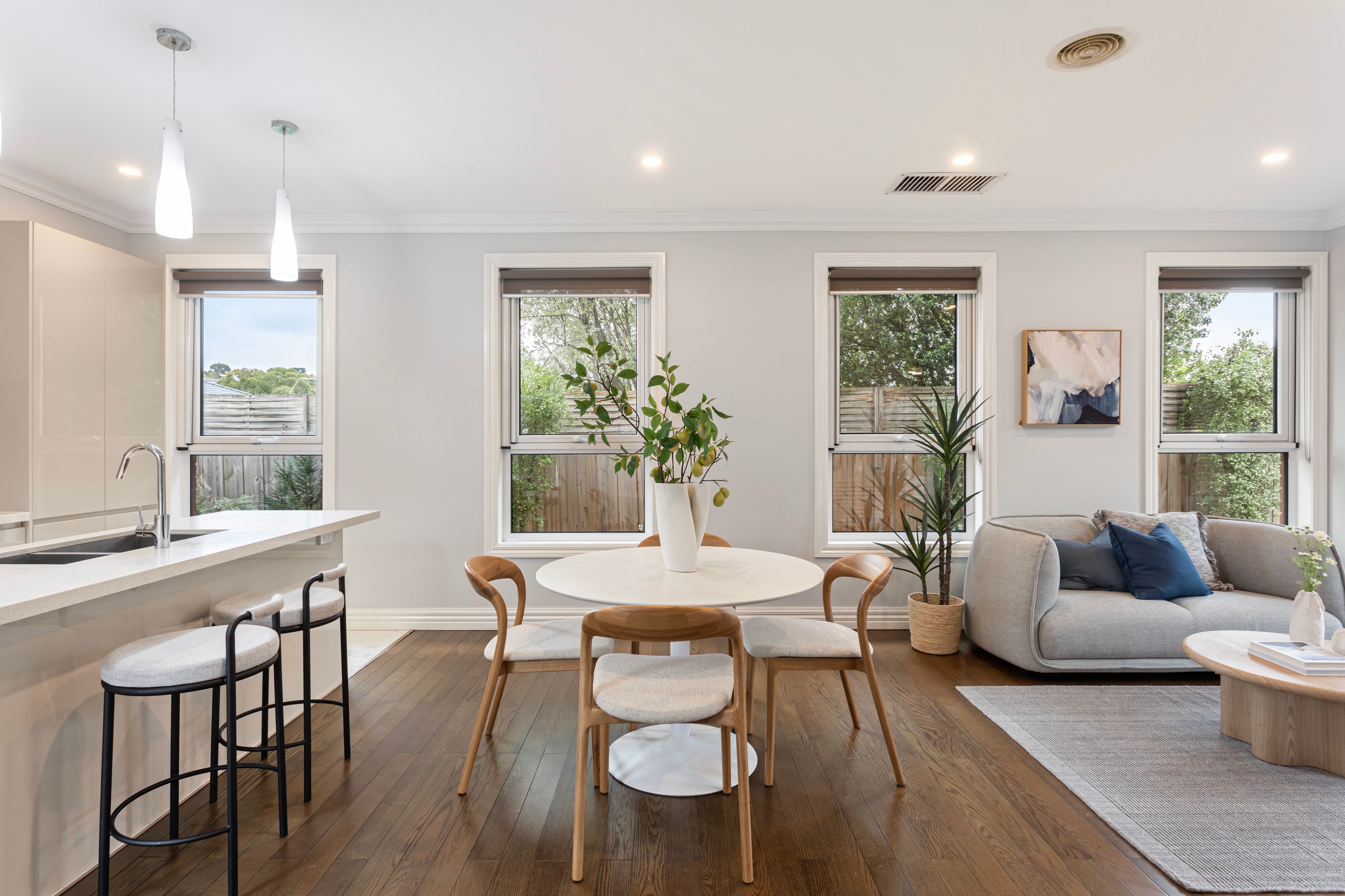 2/10 Kilsyth Avenue, Burwood, VIC 3125