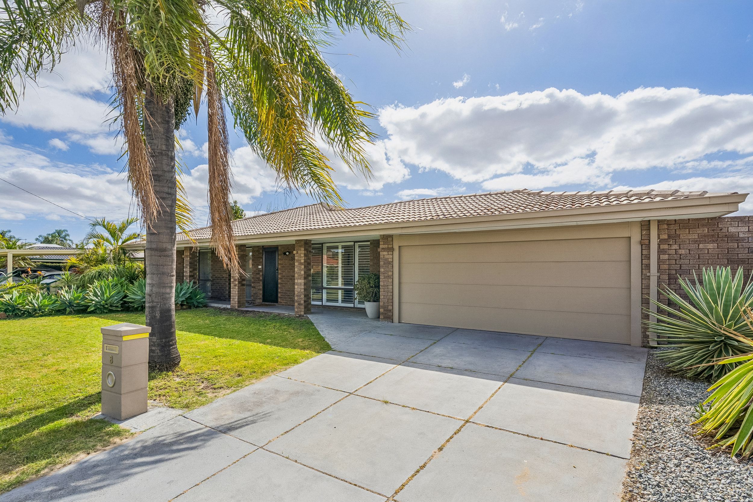 8 Palmer Crescent — photo from Ray White Aldridge & Associates - Kalamunda Location