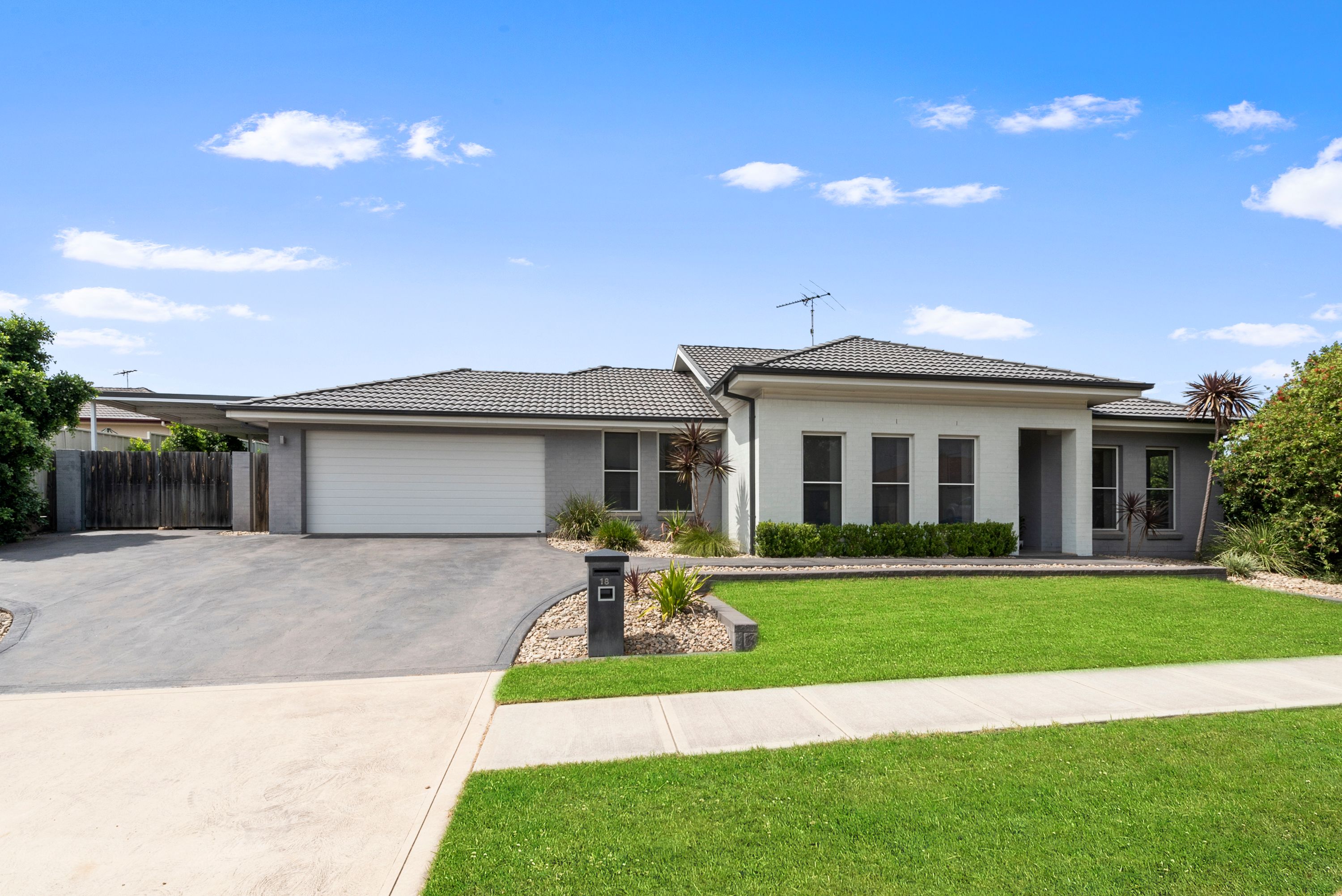 18 Alchornea Circuit, Mount Annan, NSW 2567